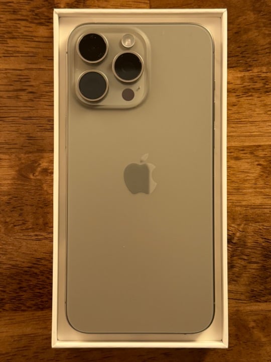 Apple iPhone 15 Pro Max 256GB 5R22