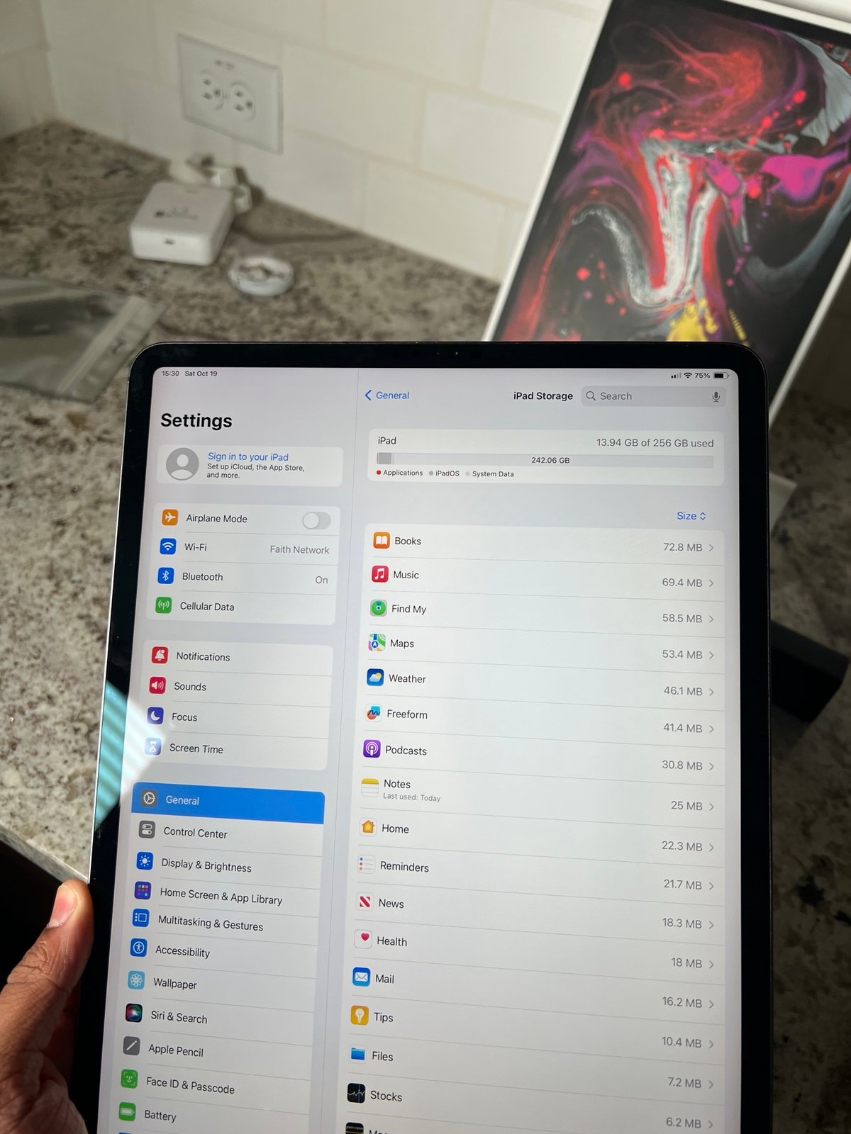 Apple iPad Pro 3rd Generation 256 GB in Space Gray Cellular FACTORY UNLOCKED 8W31