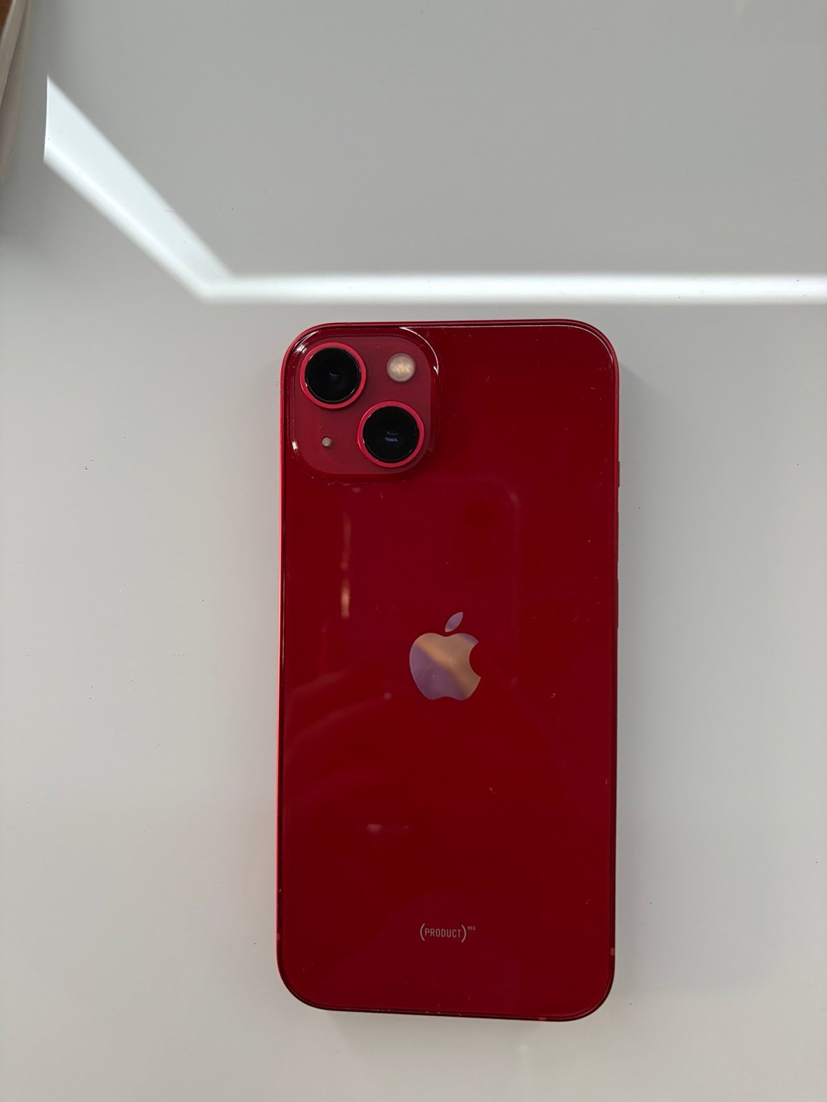 Red iPhone 13 1N89