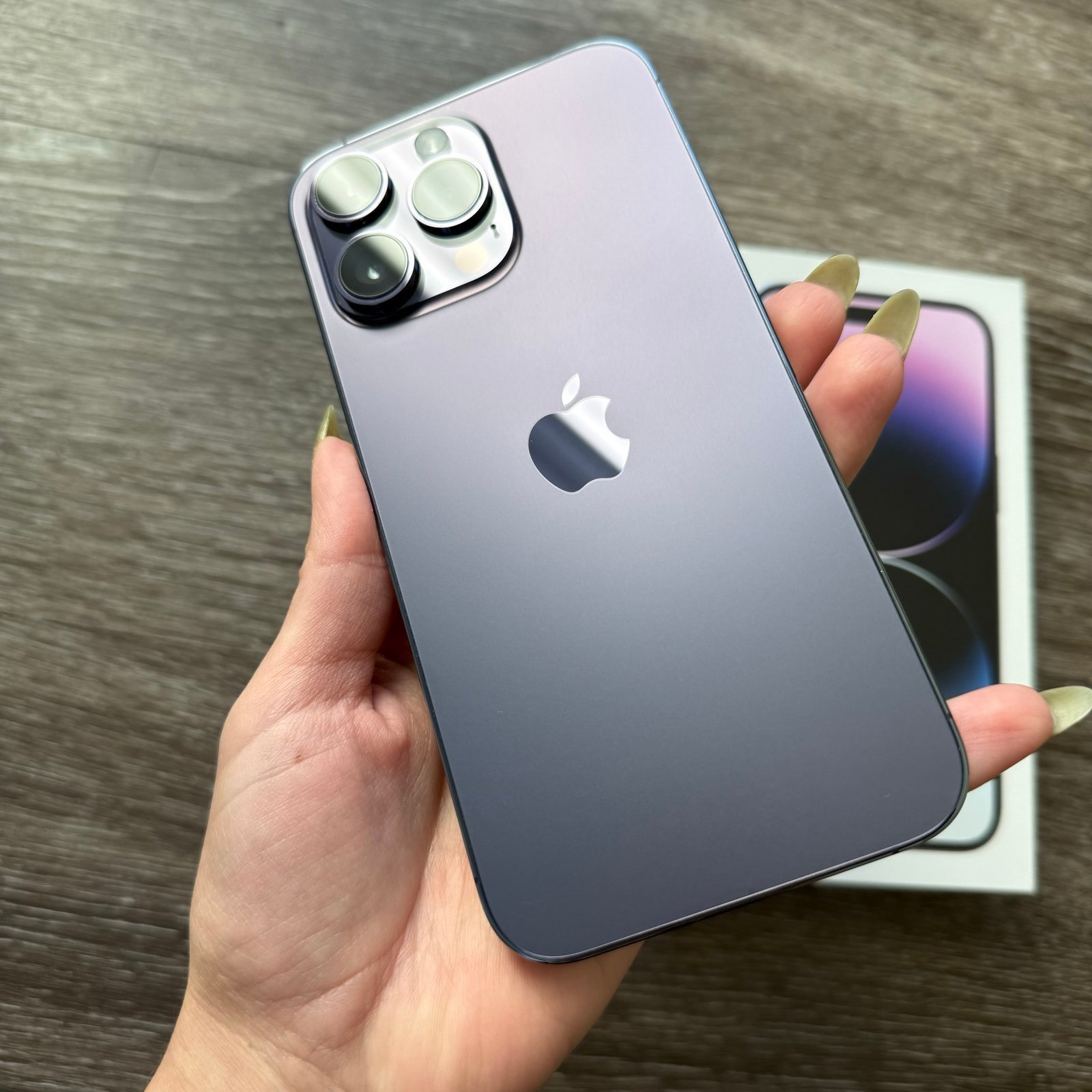 Apple iPhone 14 Pro Max 256 GB in Deep Purple 9M27