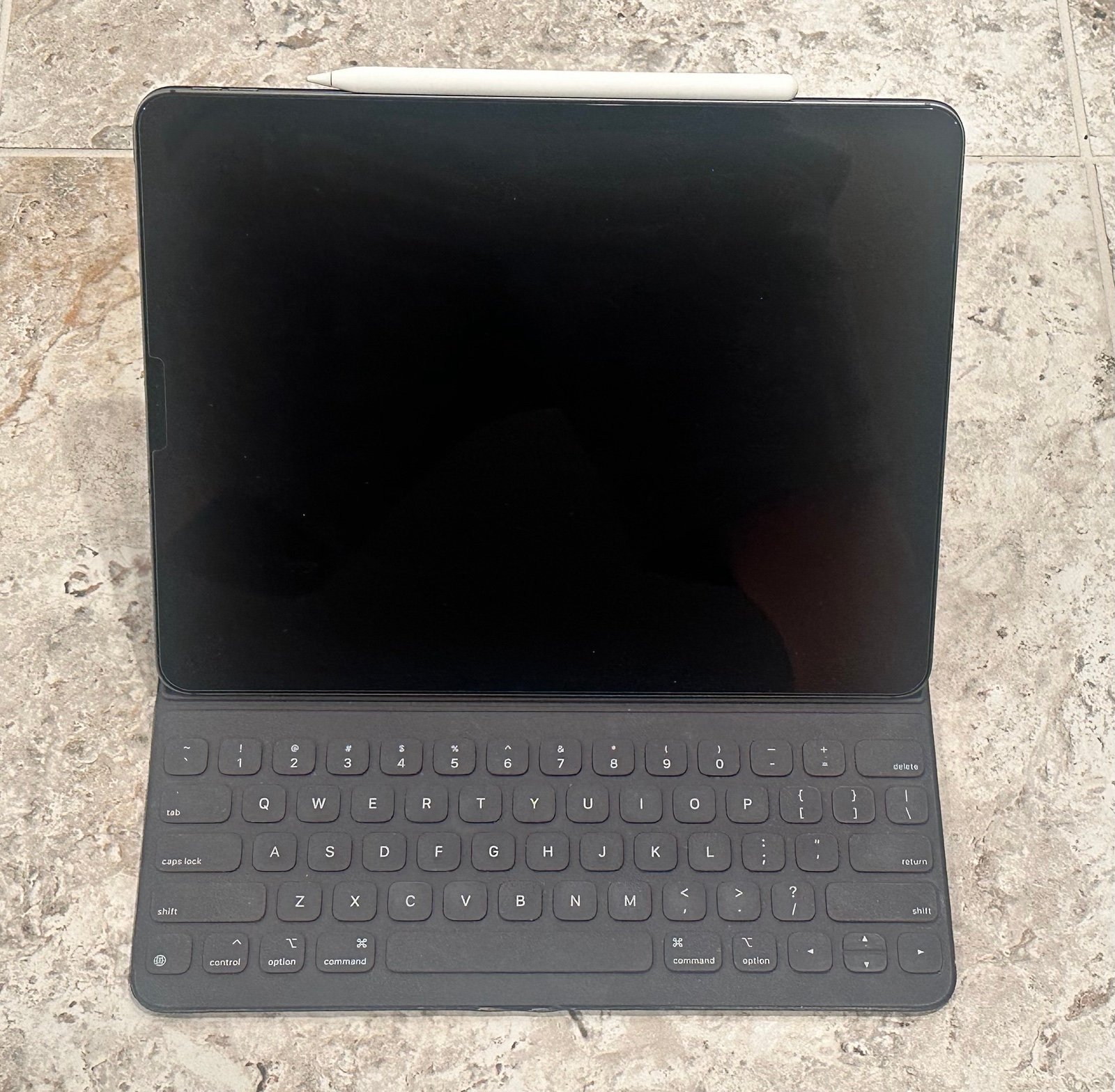 ***Bundle***iPad Pro 3rd generation 12.9” Space Gray 256 GB *****Cellular******* 3B21