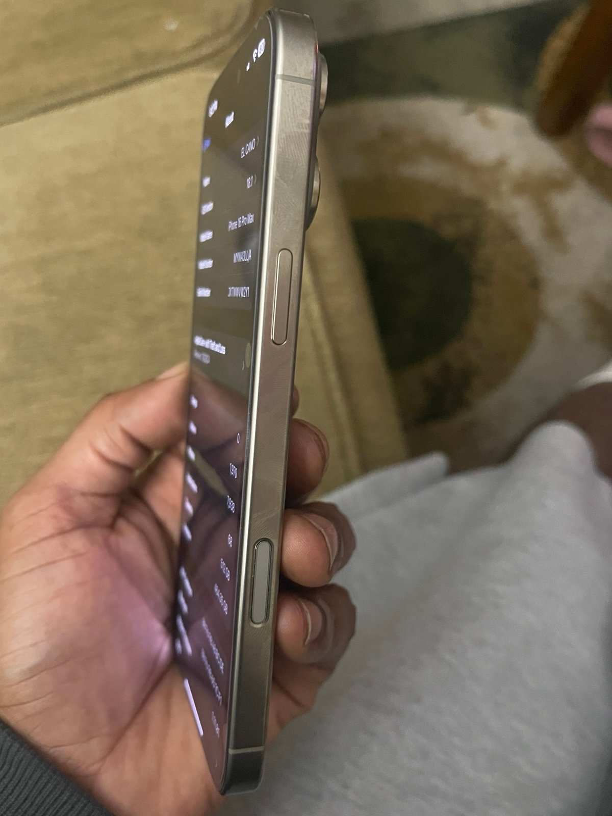 iphone 16 pro max T-Mobile 256 GB 1W63