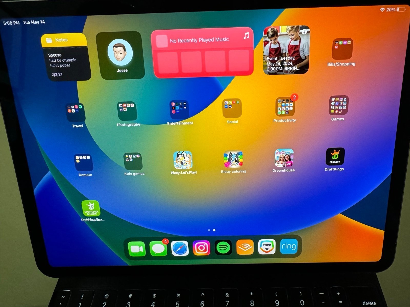 iPad Pro 3rd Generation 11” (2018) 256gb WiFi + Cellular and Magic Trackpad Case 1V52