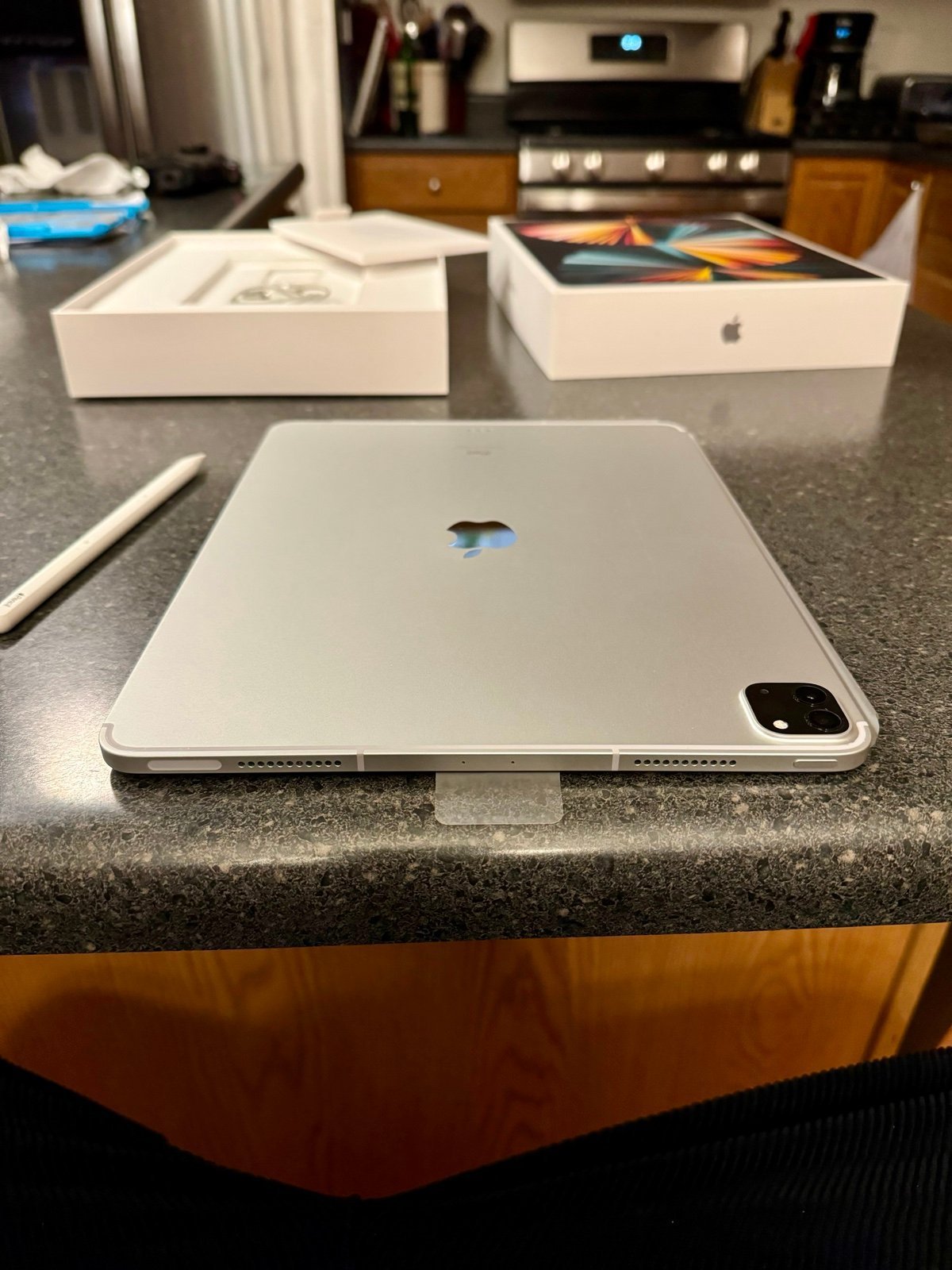 iPad Pro 12.9 (5th Generation ) 2TB M1 processor Silver WiFi and cellular AT&T 9T52