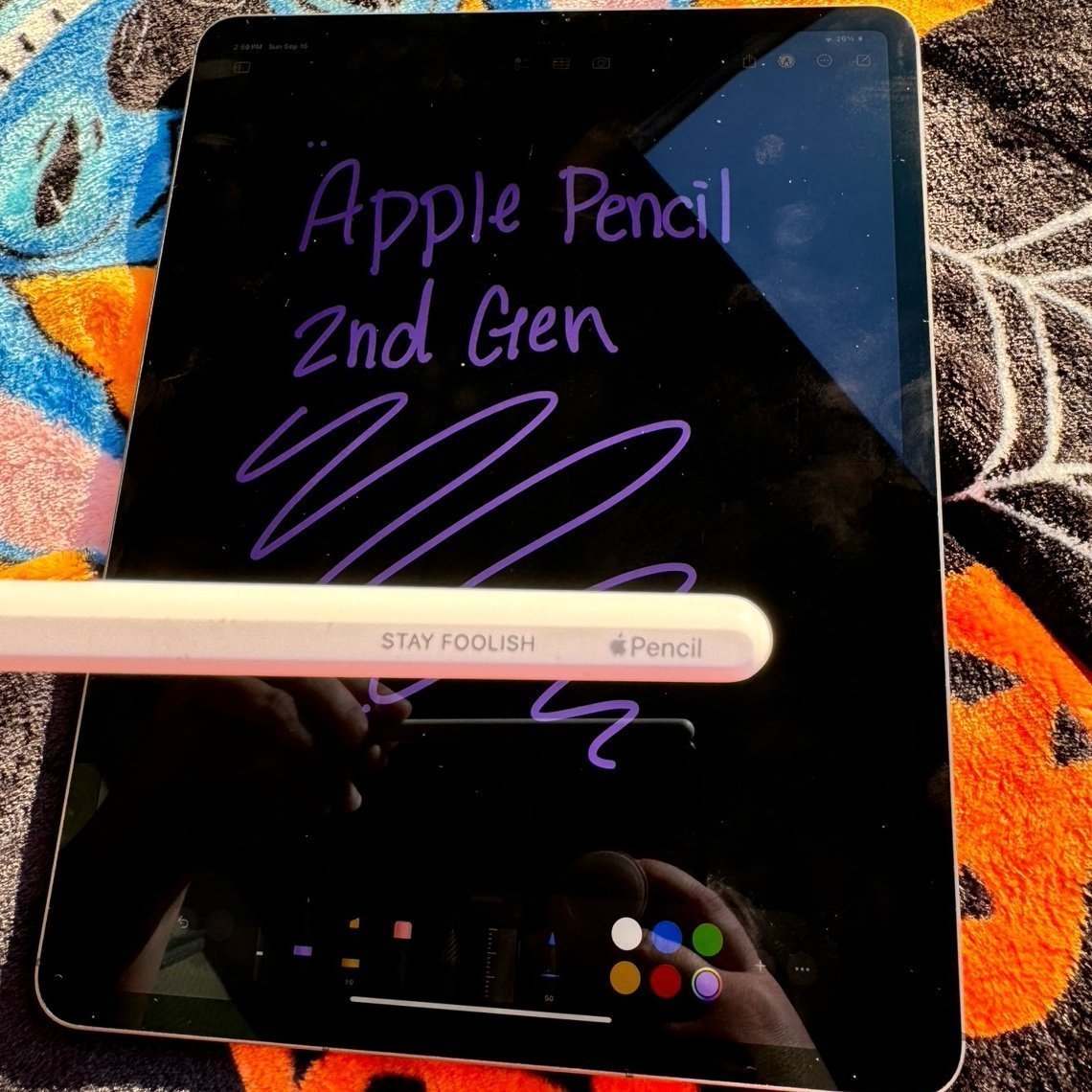 iPad Pro 5th Gen 12.9 1tb Cellular Unlocked! + Apple Pencil and Keyboard Case! 3R26