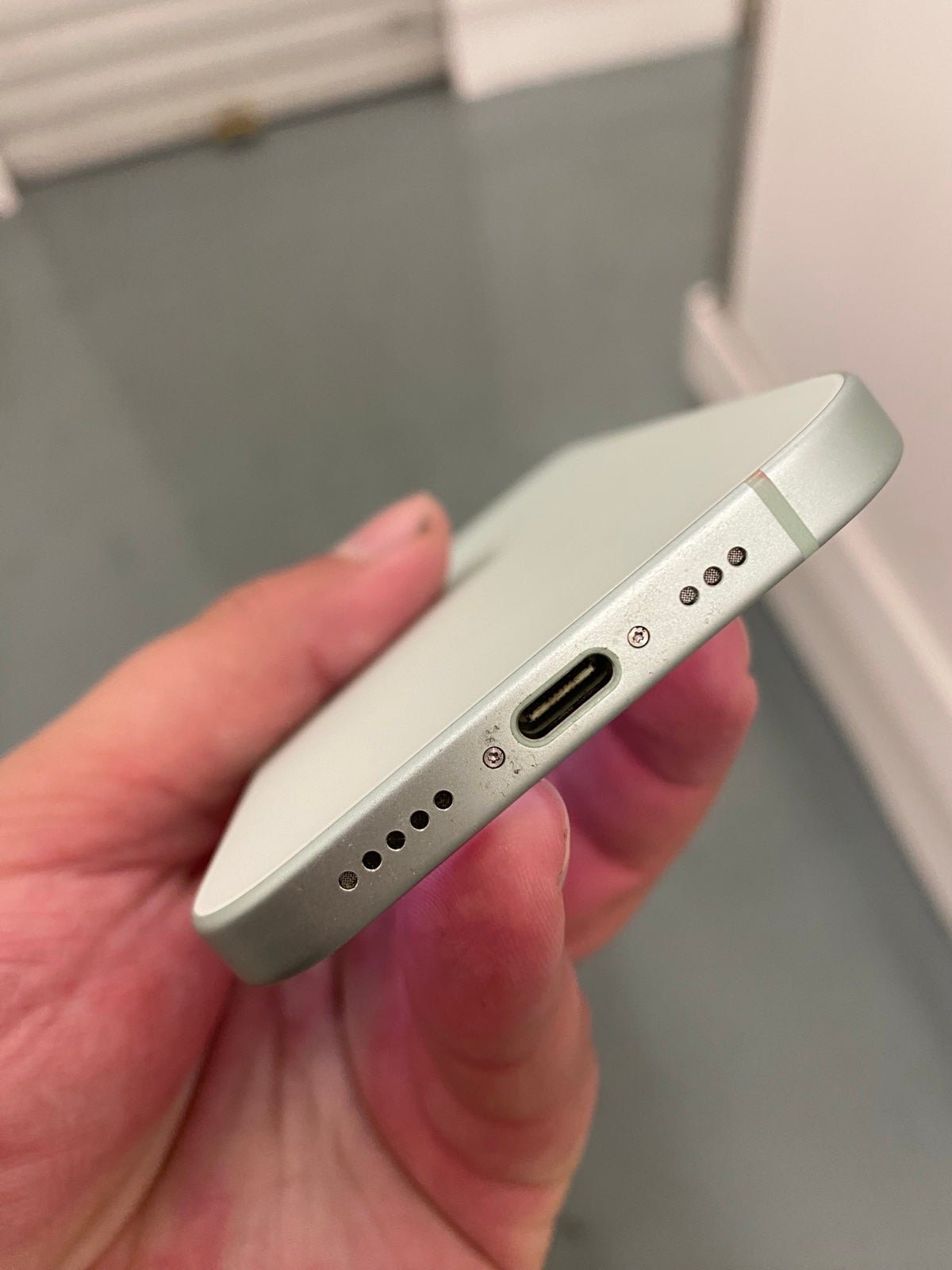 Apple iPhone 15 128GB unlocked green 2L12