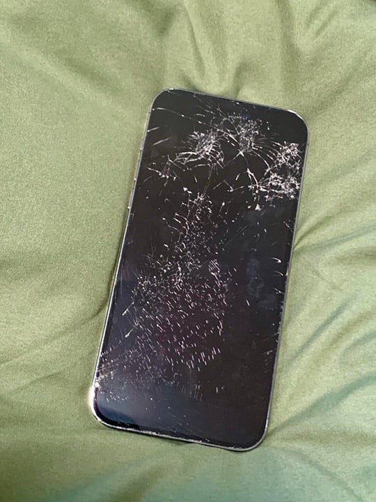 Unlock iPhone 14 Pro max  128 GB 5F12