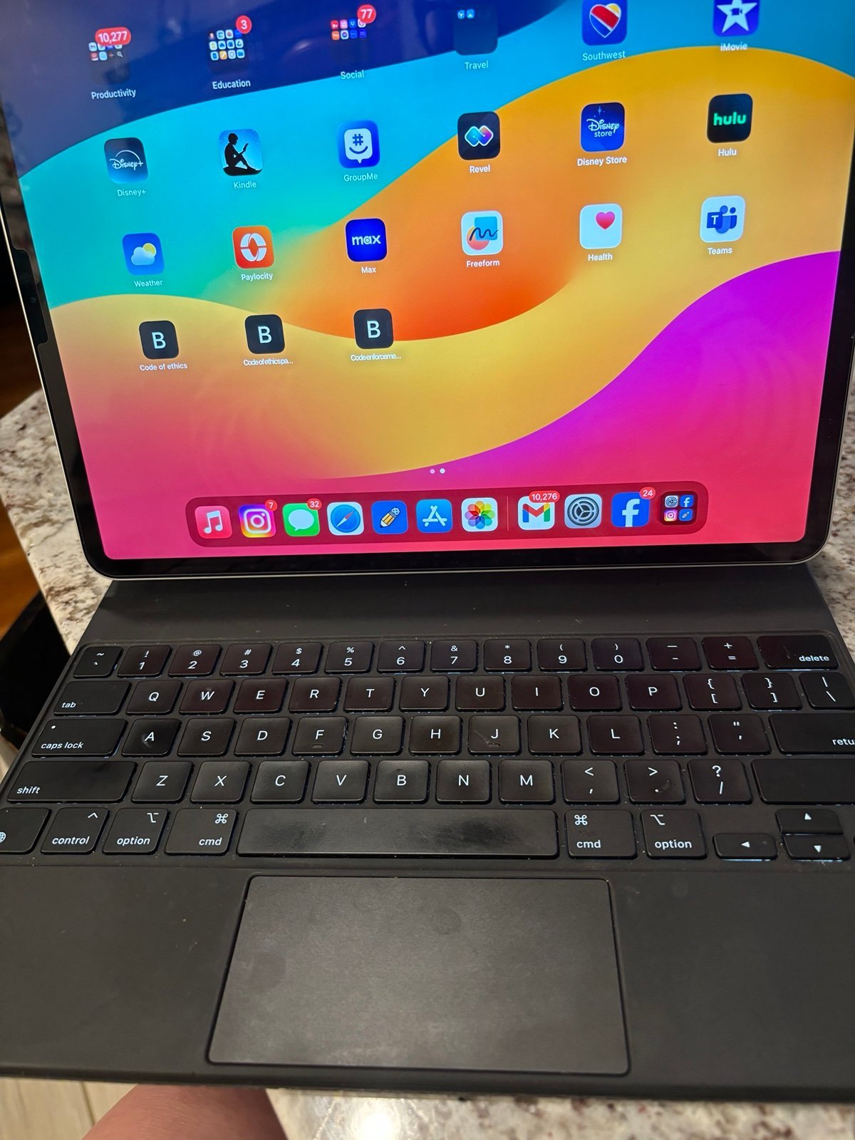 Apple iPad Pro 2020 with Smart Keyboard 5Z18
