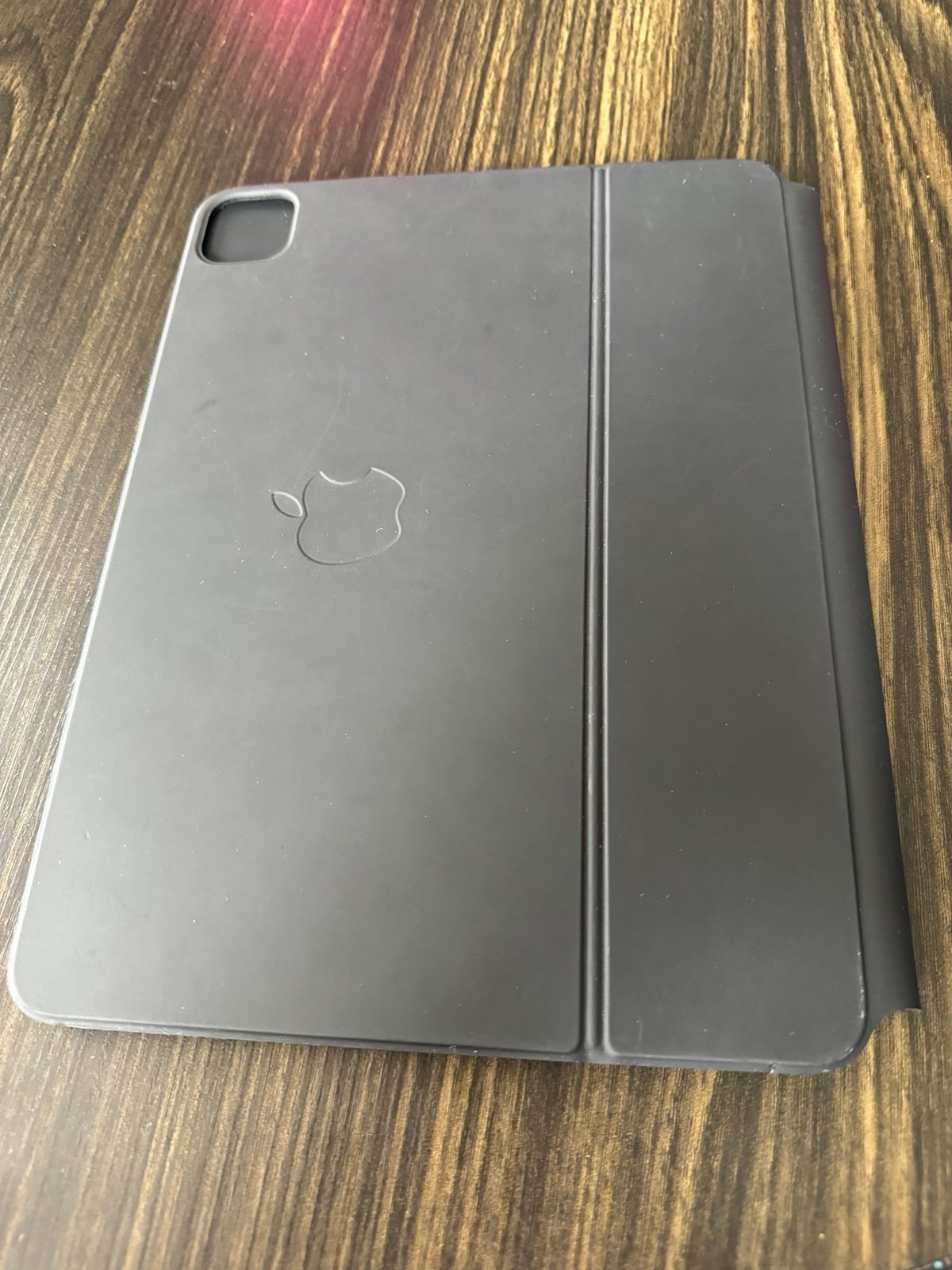 iPad Pro 3rd Generation 11” (2018) 256gb WiFi + Cellular and Magic Trackpad Case 1V52