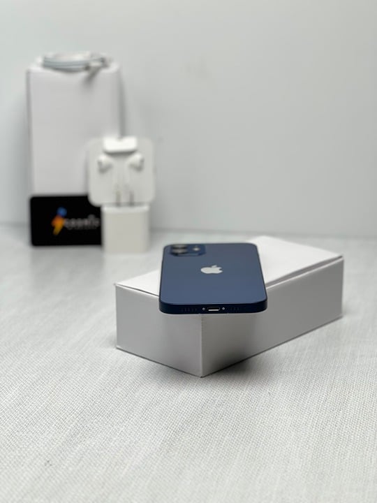 Apple iPhone 12 64GB Fully Unlocked - Blue 7N29