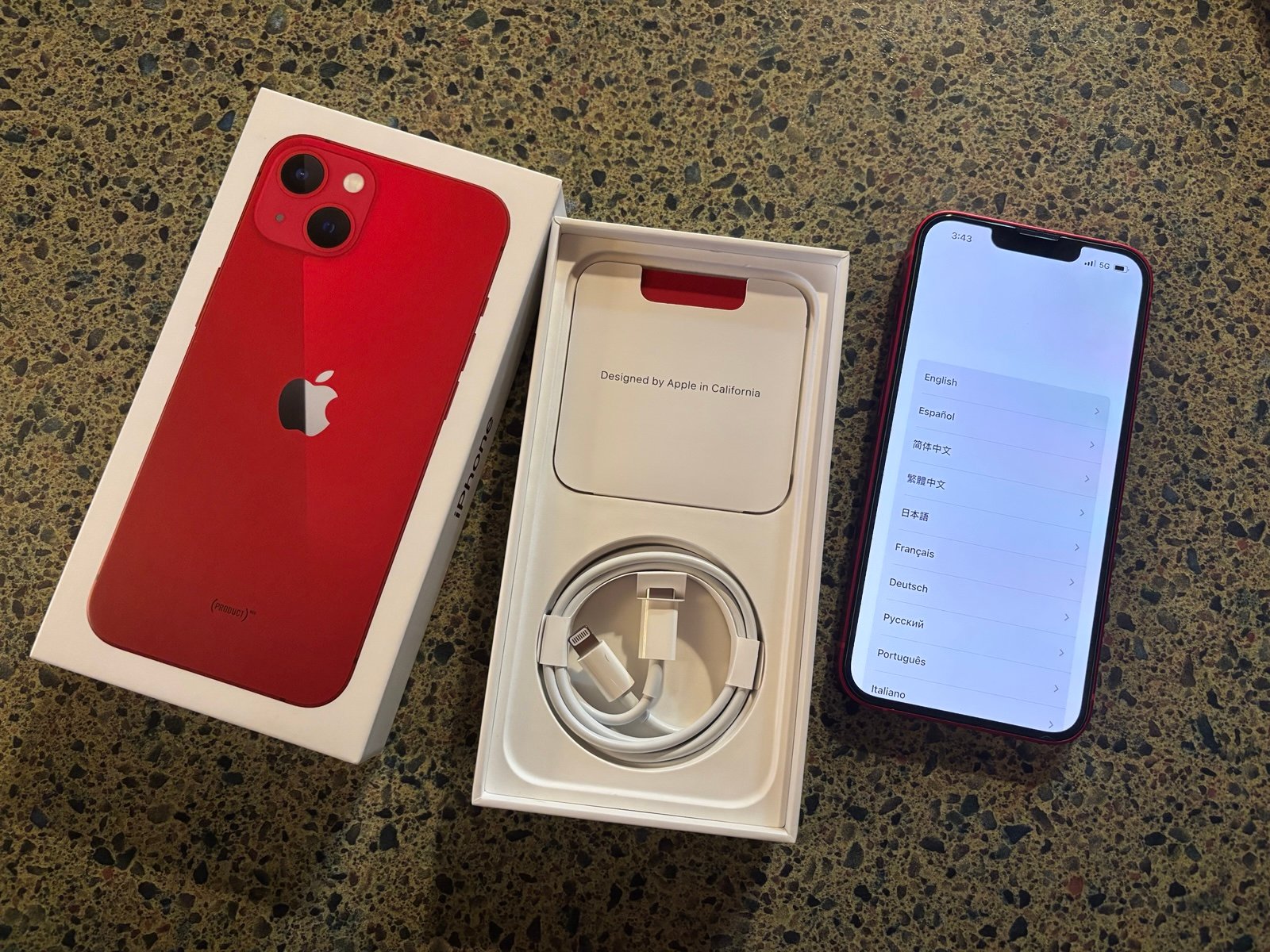 Apple iPhone 13 128 GB in (Product) RED Unlocked 9C66