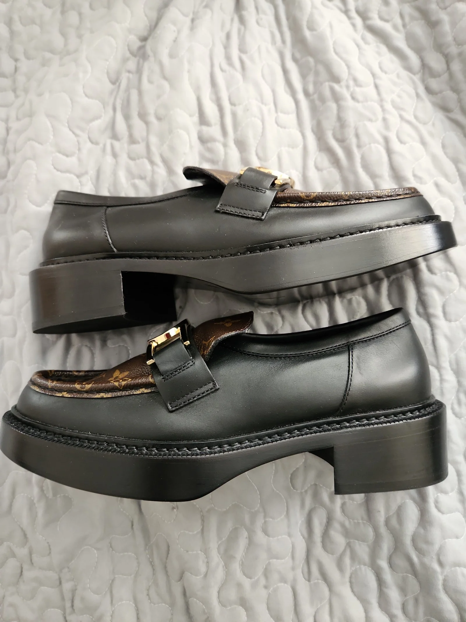 Louis Vuitton Academy Leather Loafers Shoes