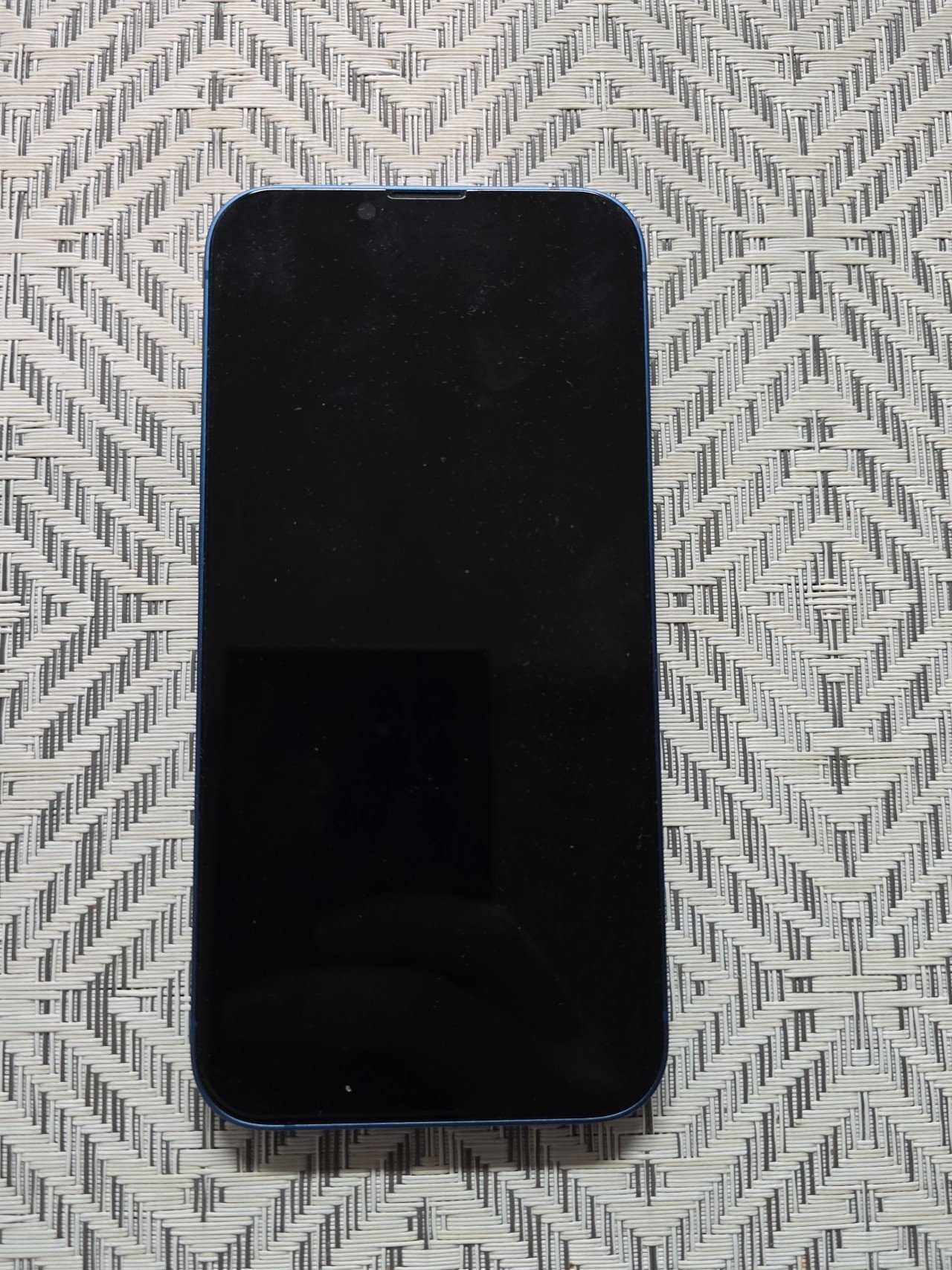 IPhone 13 unlocked 128GB blue 8B63