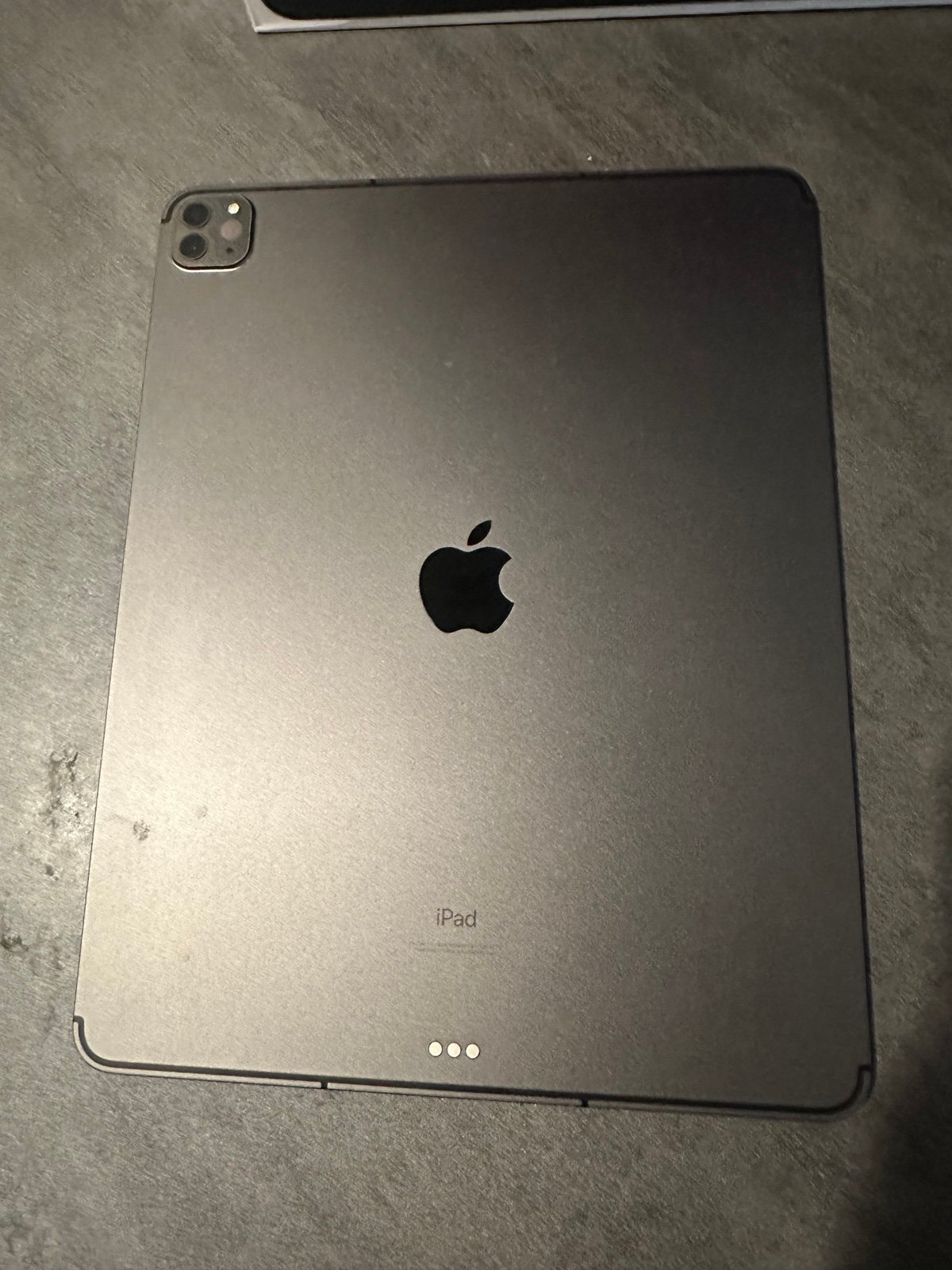 iPad Pro 12.9 inch 256GB (5th Generation) Wi-Fi + Cellular *Unlocked includes Sp 9K88