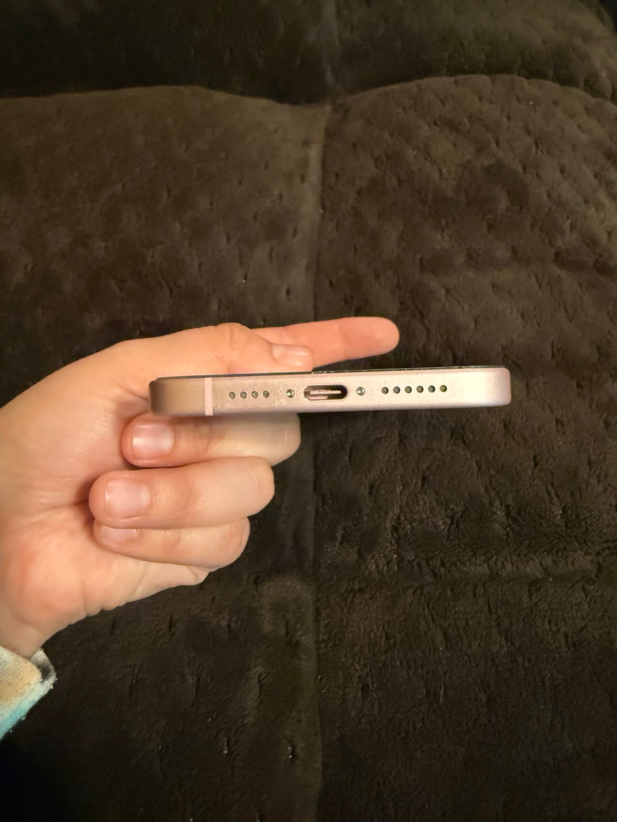 iPhone 15 plus apple pink MTXT3LL/A 128gb unlocked 7Q76