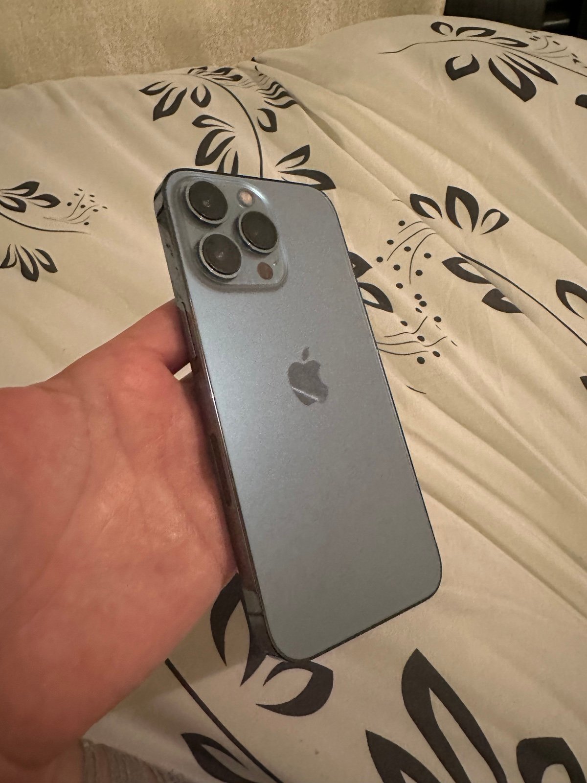 Apple iPhone 13 Pro 1 TB in Sierra Blue for Unlocked 9U32