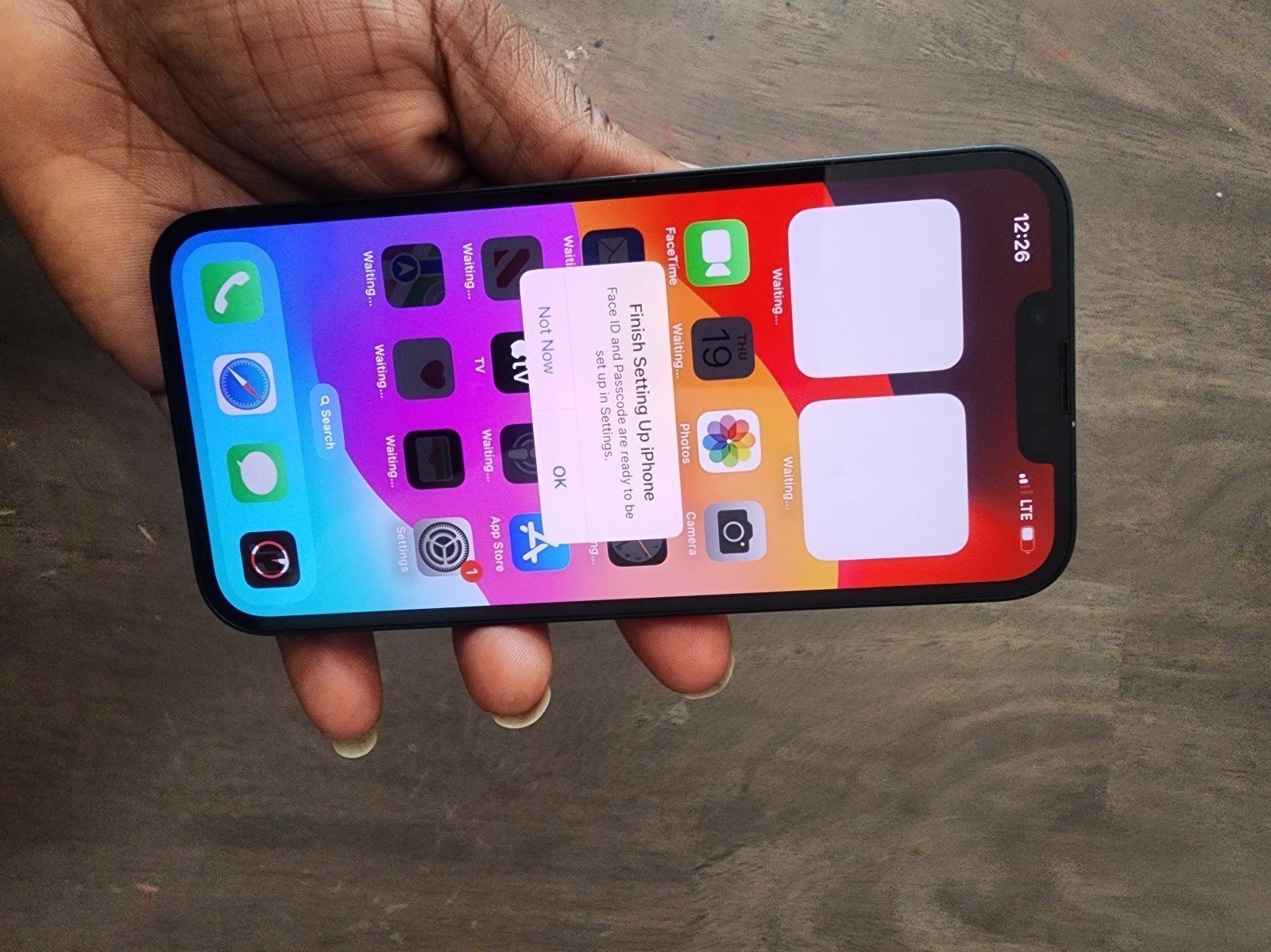 Apple iPhone 13 Verizon unlocked 128gb RESERVED 9L16