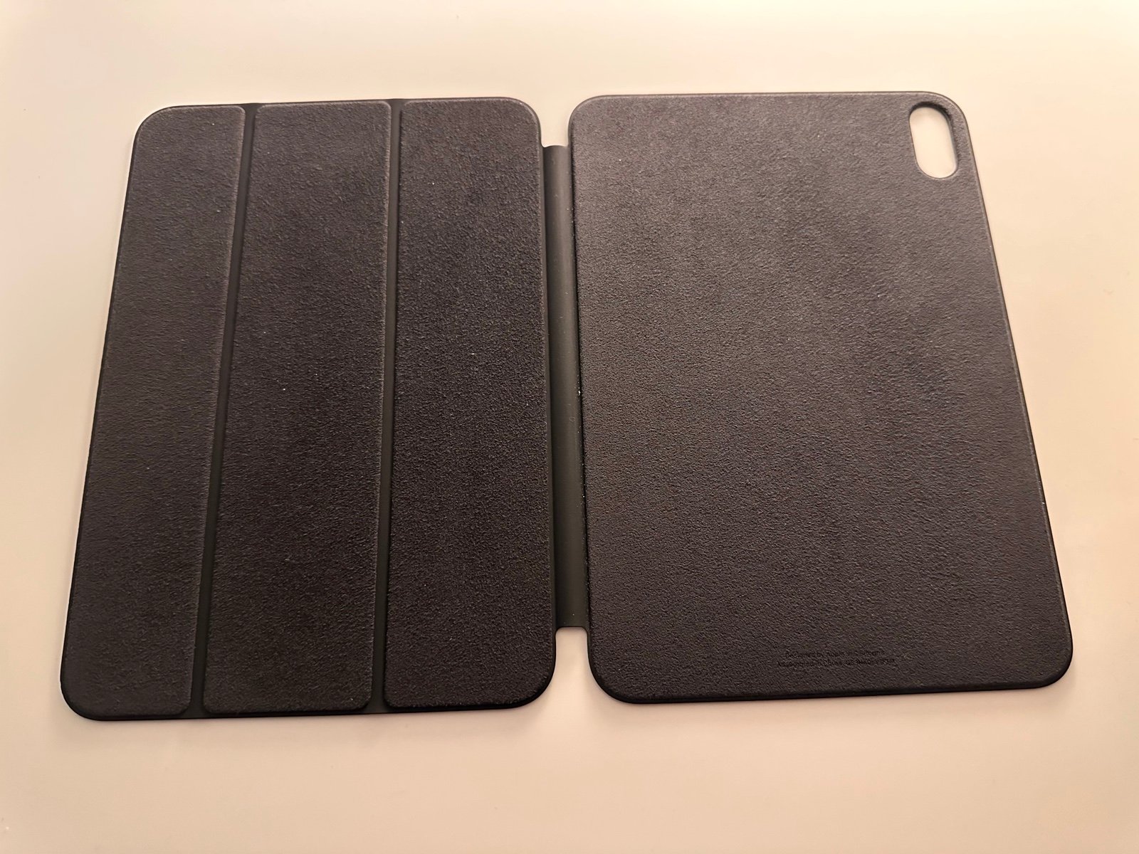 Apple iPad Mini 6th Generation- (Starlight) 64 GB & Original Apple Folio case 1N26