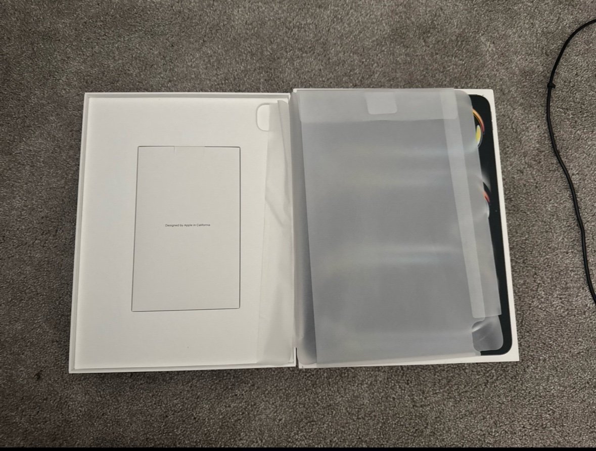 Ipad Pro 13 inch M4(With Apple Intelligence) 9E86
