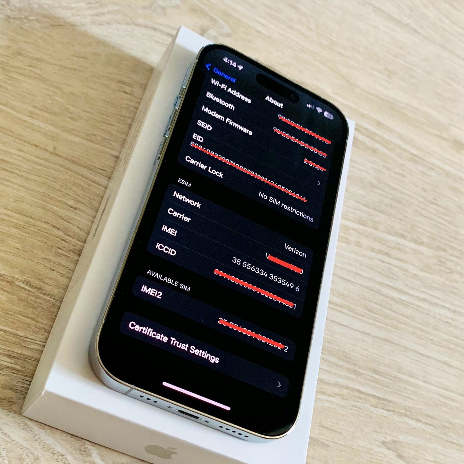 iPhone 14 PRO : 256GB - SILVER / UNLOCKED / APPLE WARRANTY - Like New Condition 7V39