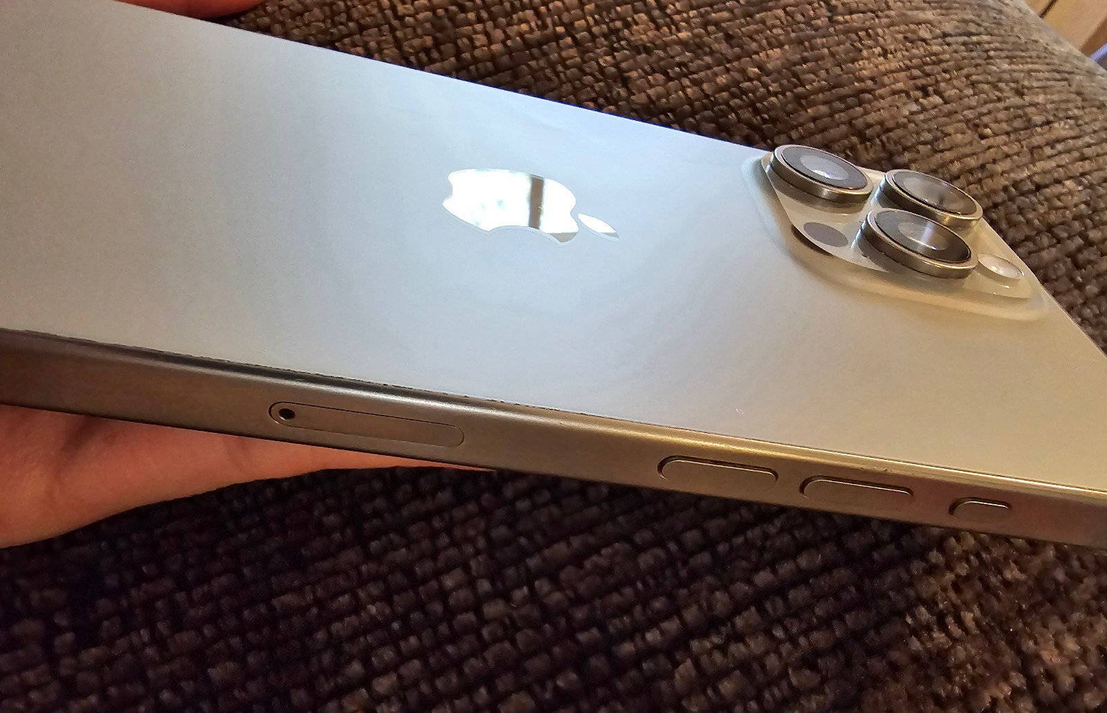 iPhone 15 Pro Max (A3105) -Sim Card Tray- UNLOCKED 8G31