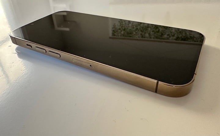 iPhone 13 Pro Gold 256GB Unlocked 5V58