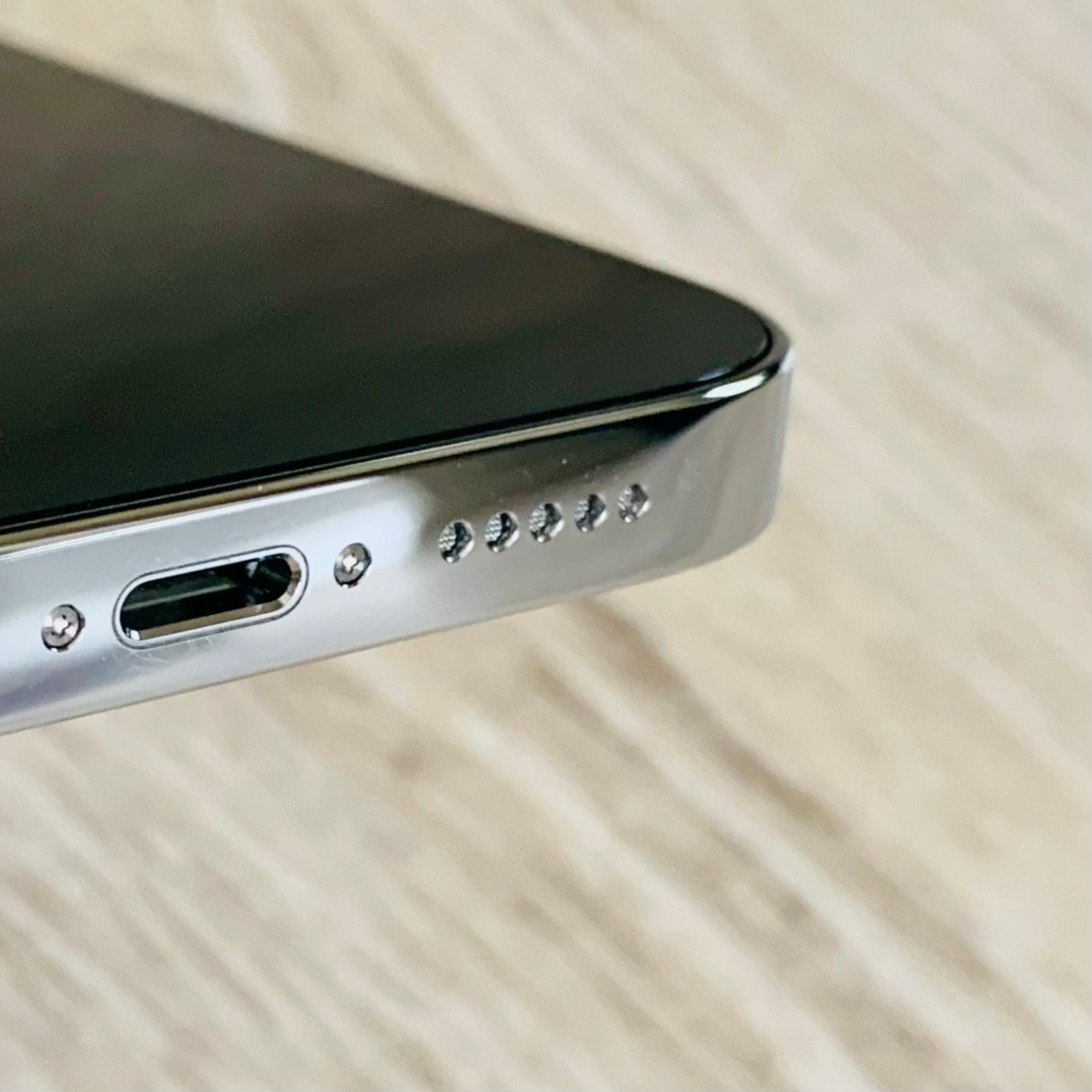 iPhone 14 PRO : 256GB - SILVER / UNLOCKED / APPLE WARRANTY - Like New Condition 7V39