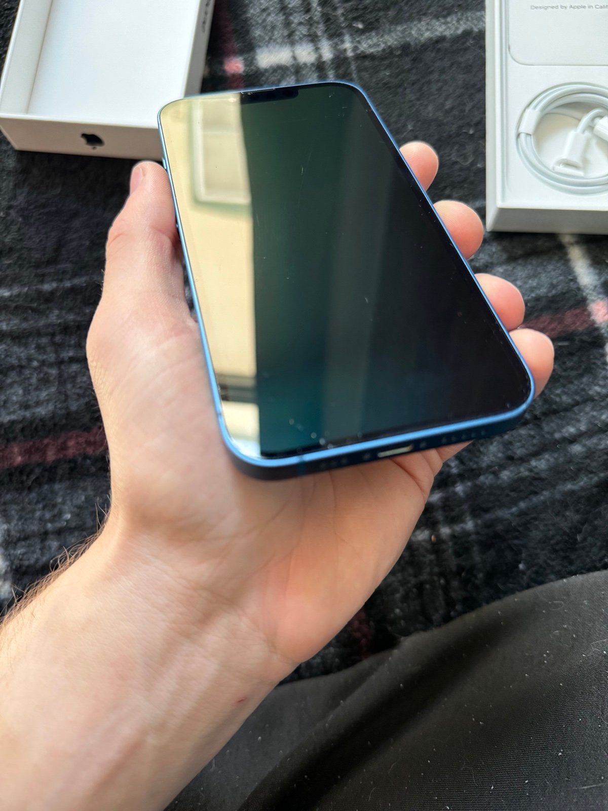 Apple iPhone 13 1A72