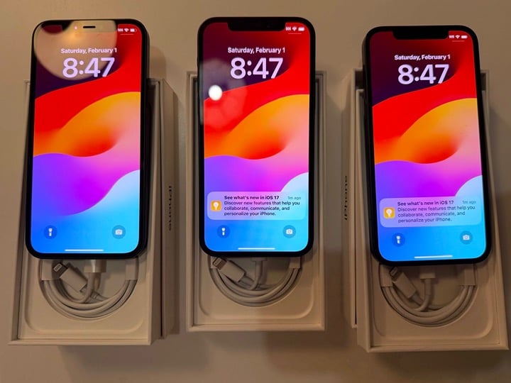 For Varfee Sherif: 3* iPhone 12 locked to Metro 7W65