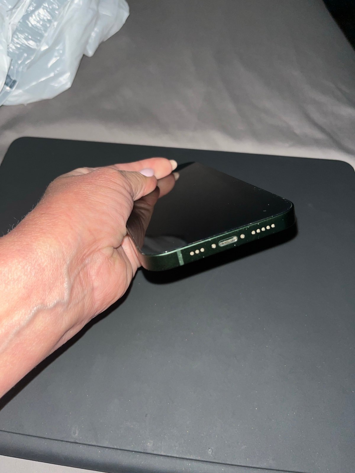 iPhone 13 Green 128gb unlocked GREAT CONDITION! 1Z77