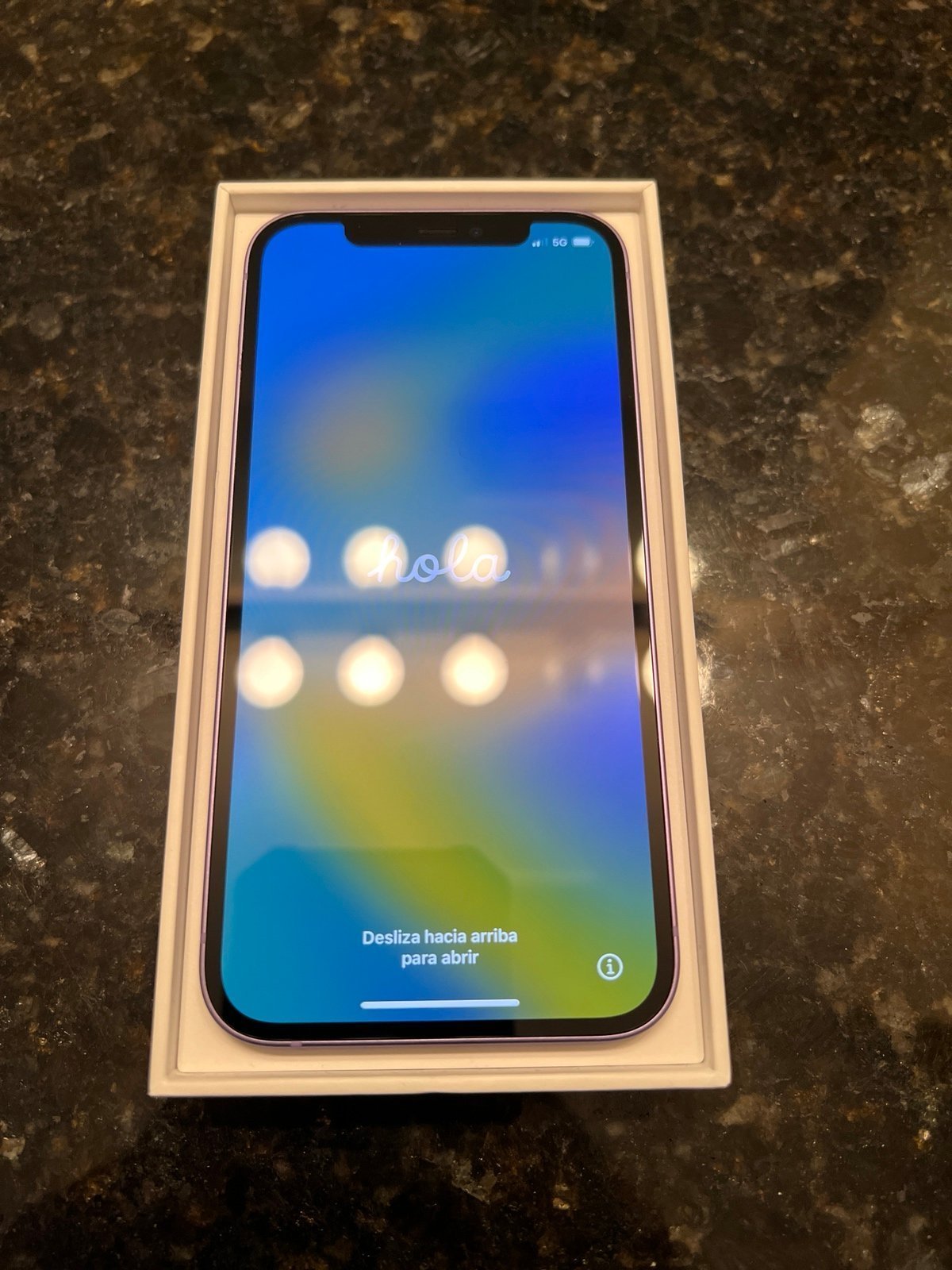 Apple iPhone 12 64 GB in Purple( Unlocked ) 2Z97