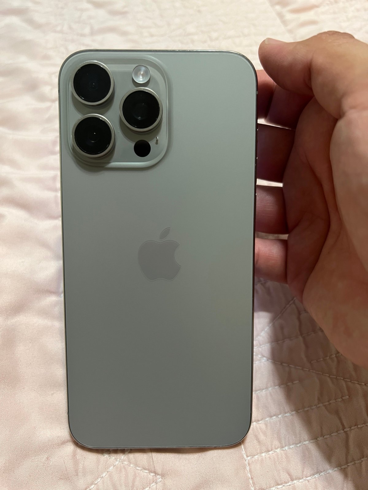 Unlocked iPhone 15 pro max 512gb 2T95