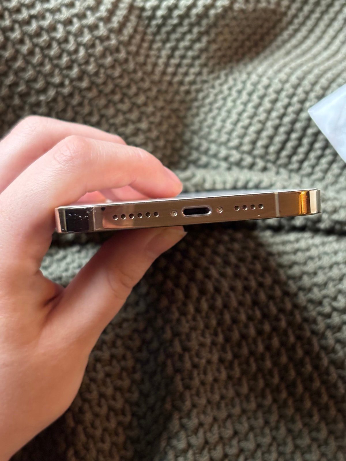 IPhone 12 Pro Max 256gb Gold Unlocked and Factory Reset 7E37