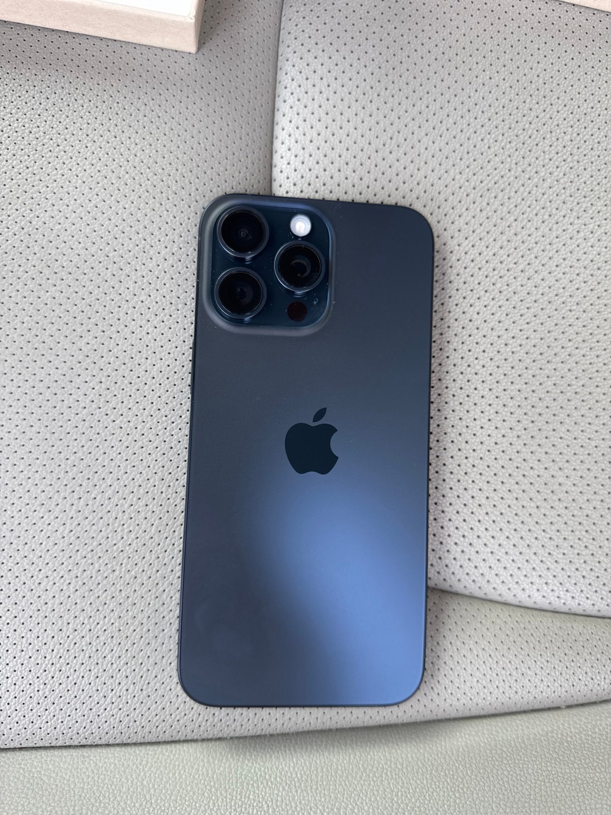 iphone 15 pro max phone unlocked 3R99