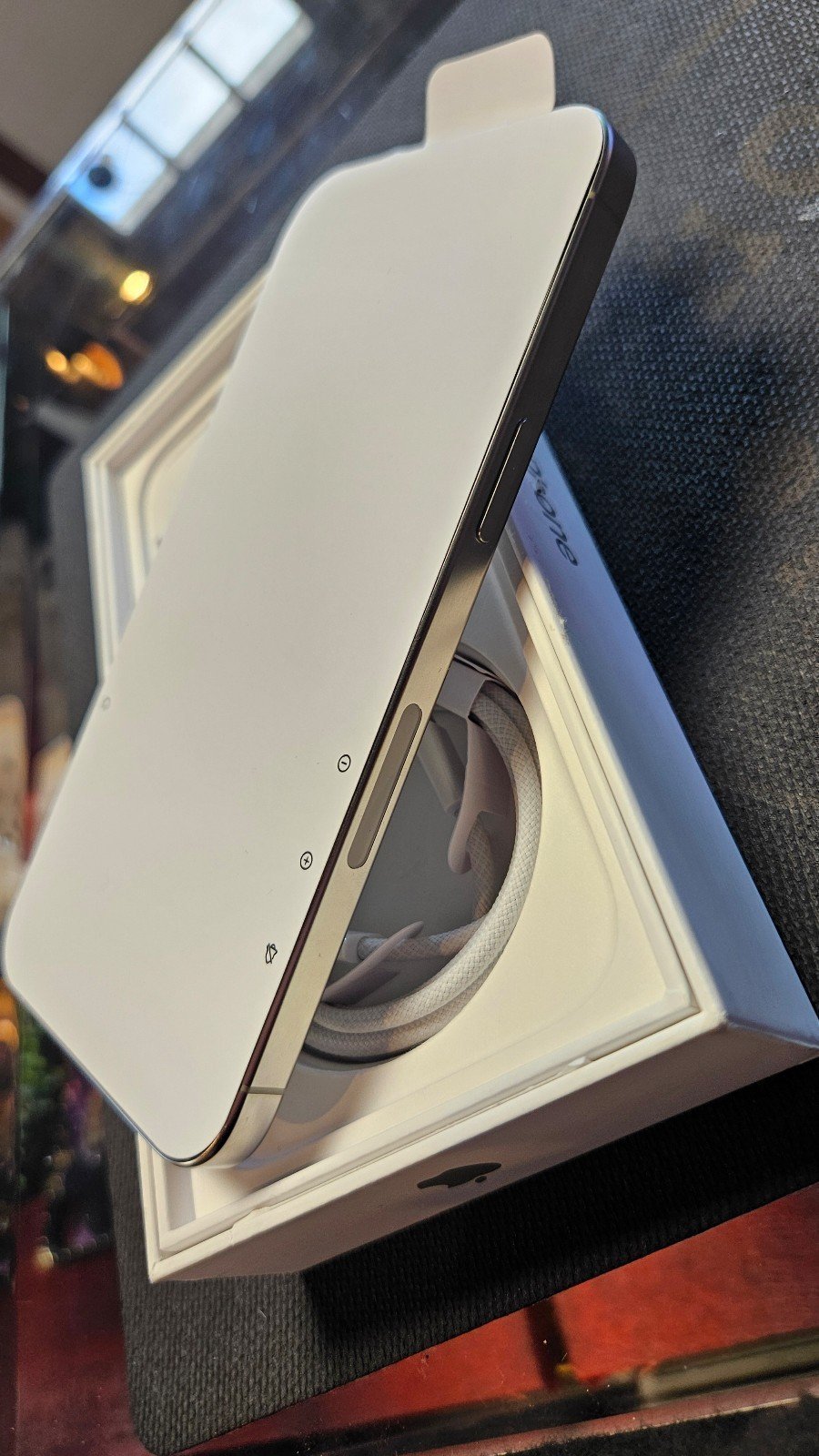 iPhone 15 pro max unlocked 256gb Titanium White unlocked NEW 9P17