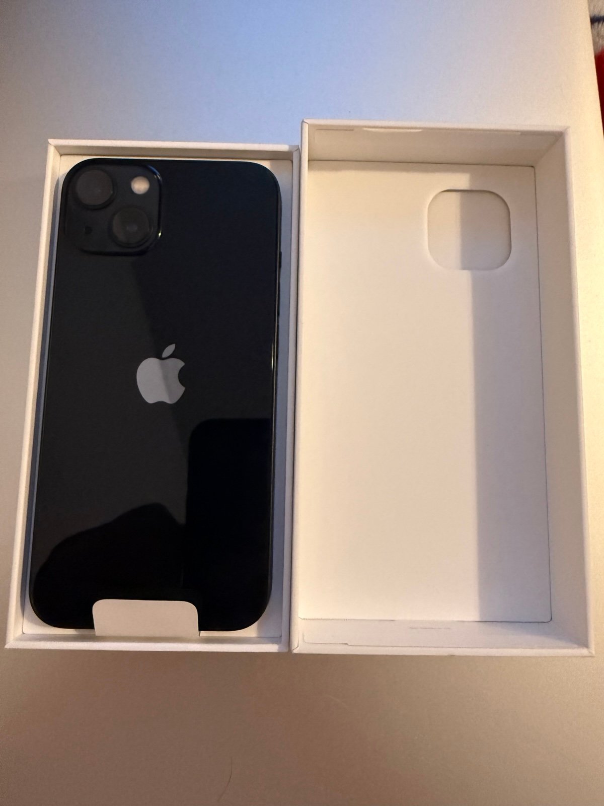 Apple iPhone 13 Midnight Unlocked 3M18