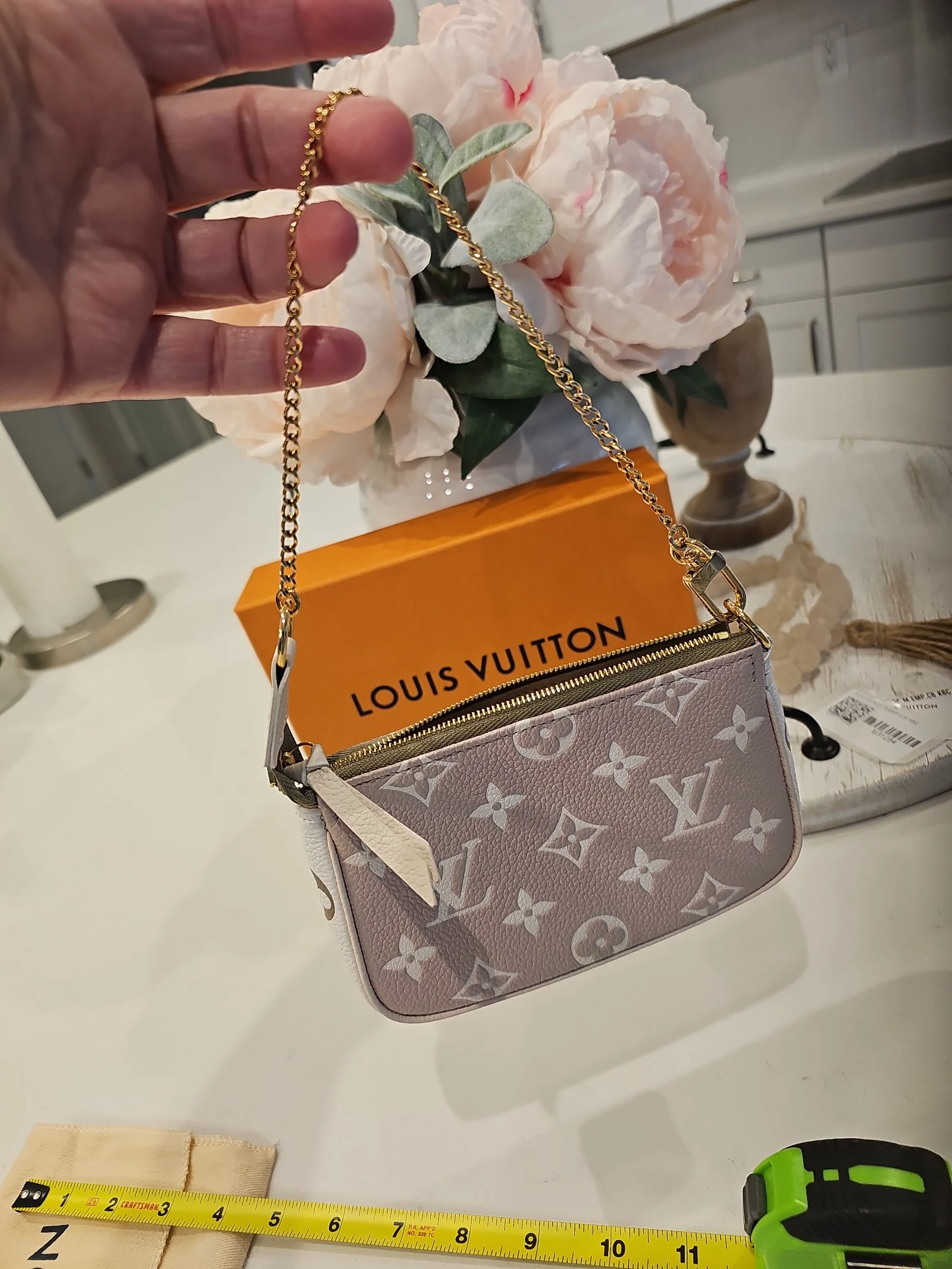 Louis Vuitton Empreinte Spring in the City Mini Pouchette Kaki khaki Beige Cream