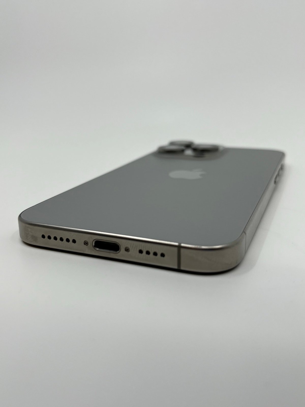 Unlocked Apple iPhone 15 Pro Max 1TB Natural Titanium w/AppleCare and Case 1K27