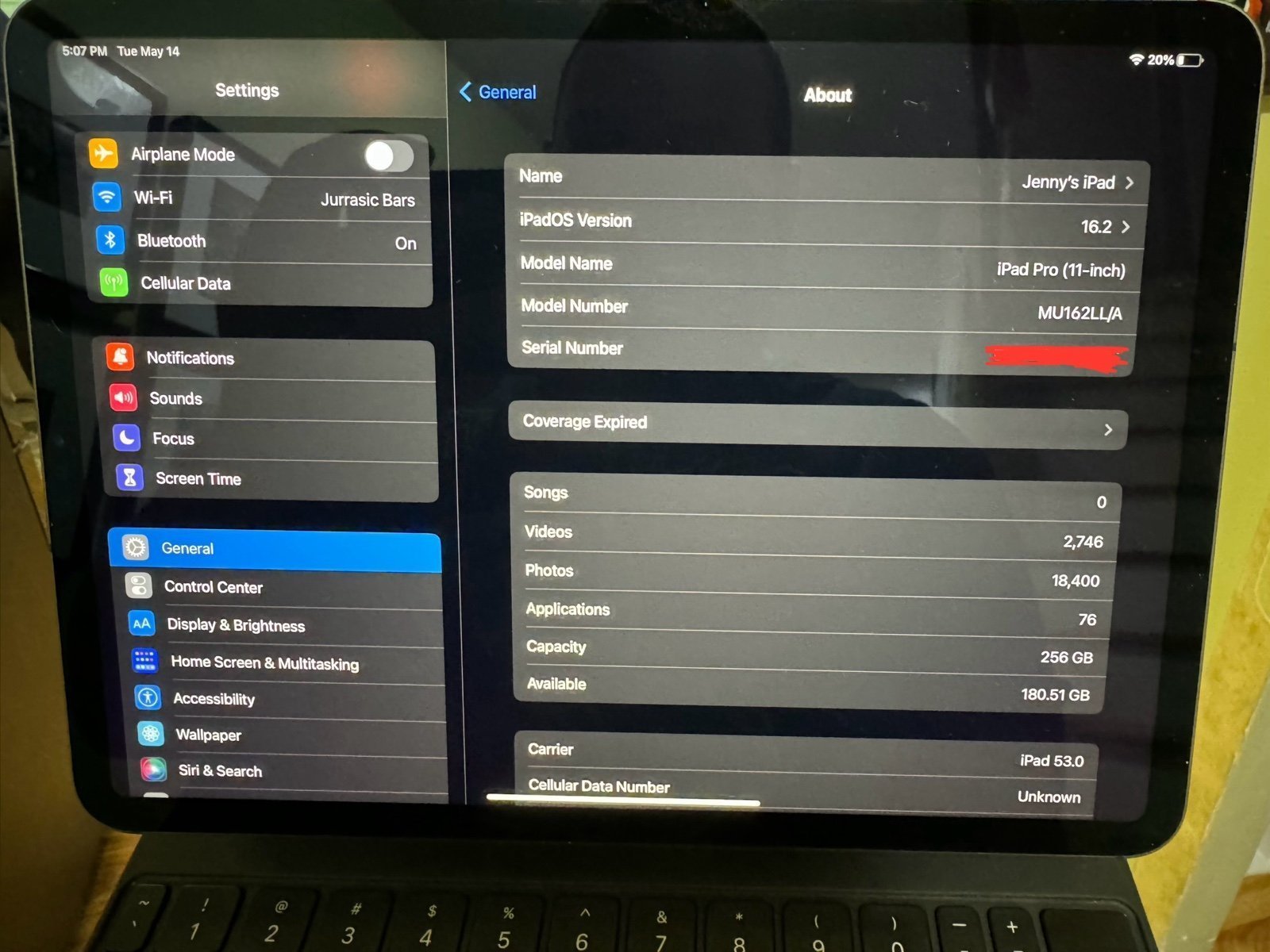 iPad Pro 3rd Generation 11” (2018) 256gb WiFi + Cellular and Magic Trackpad Case 1V52