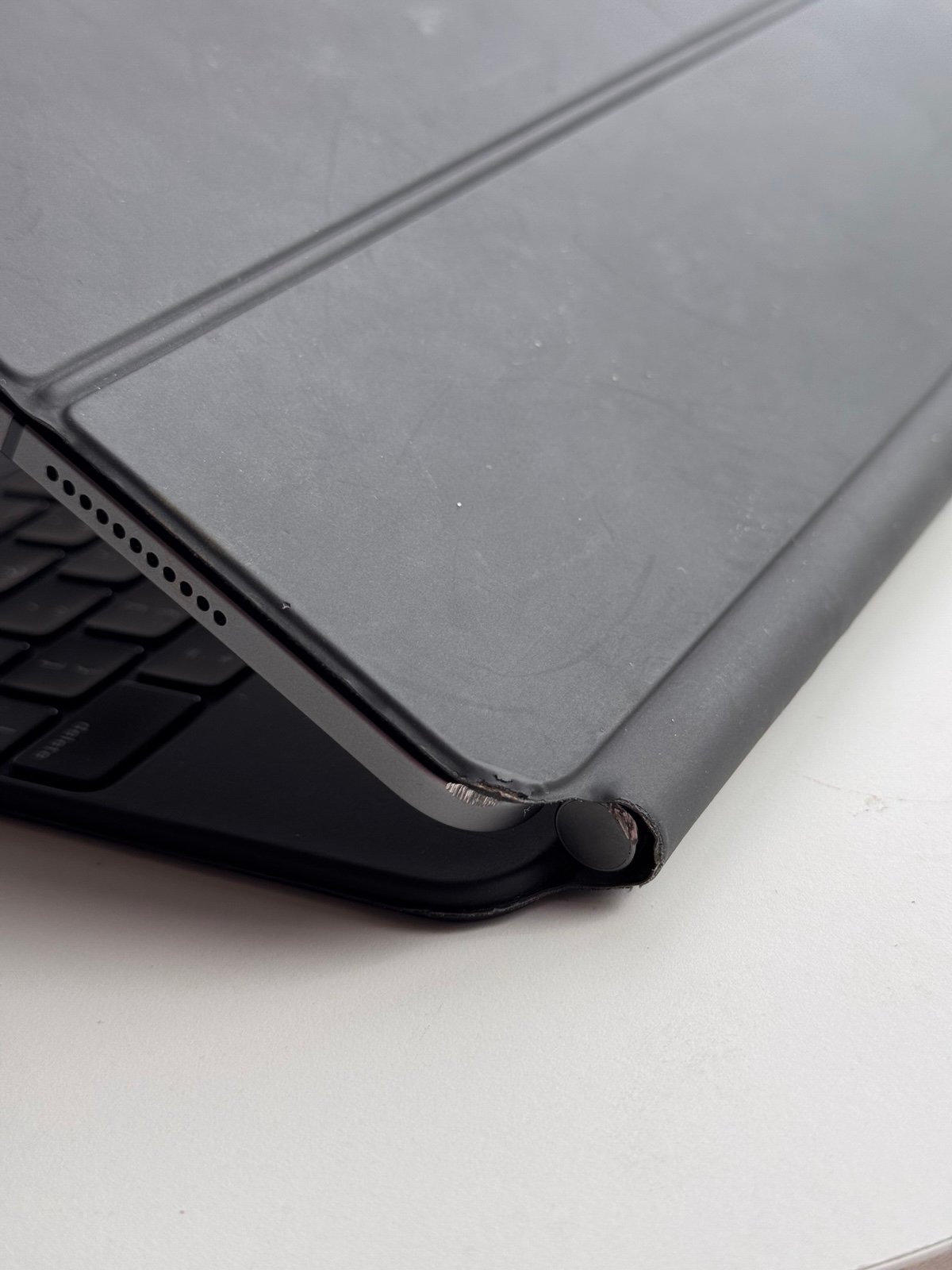 ipad pro 5th generation M1 12.9” with apple’s Magic Keyboard 6W21