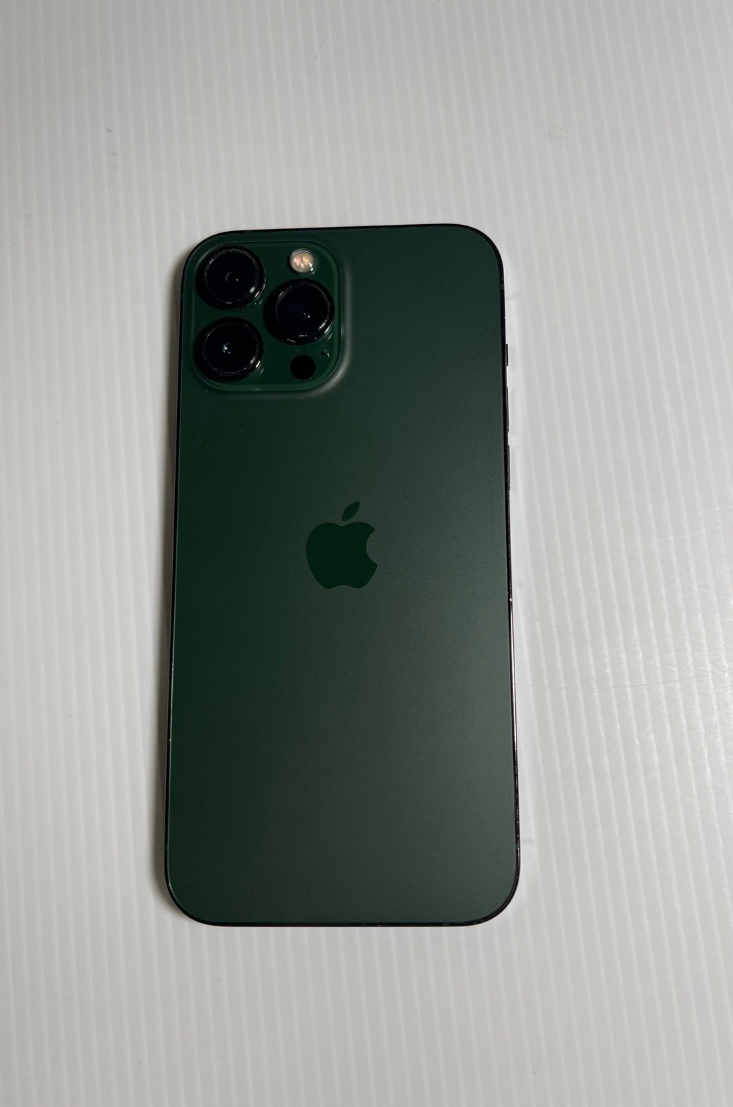 Apple iPhone 13 Pro Max 128 GB in Alpine Green - Unlocked - READ 1U72