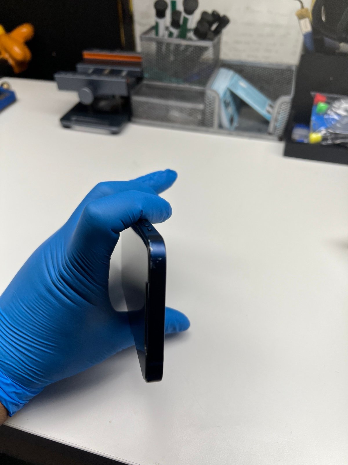 Apple iPhone 12  Unlocked 1W37