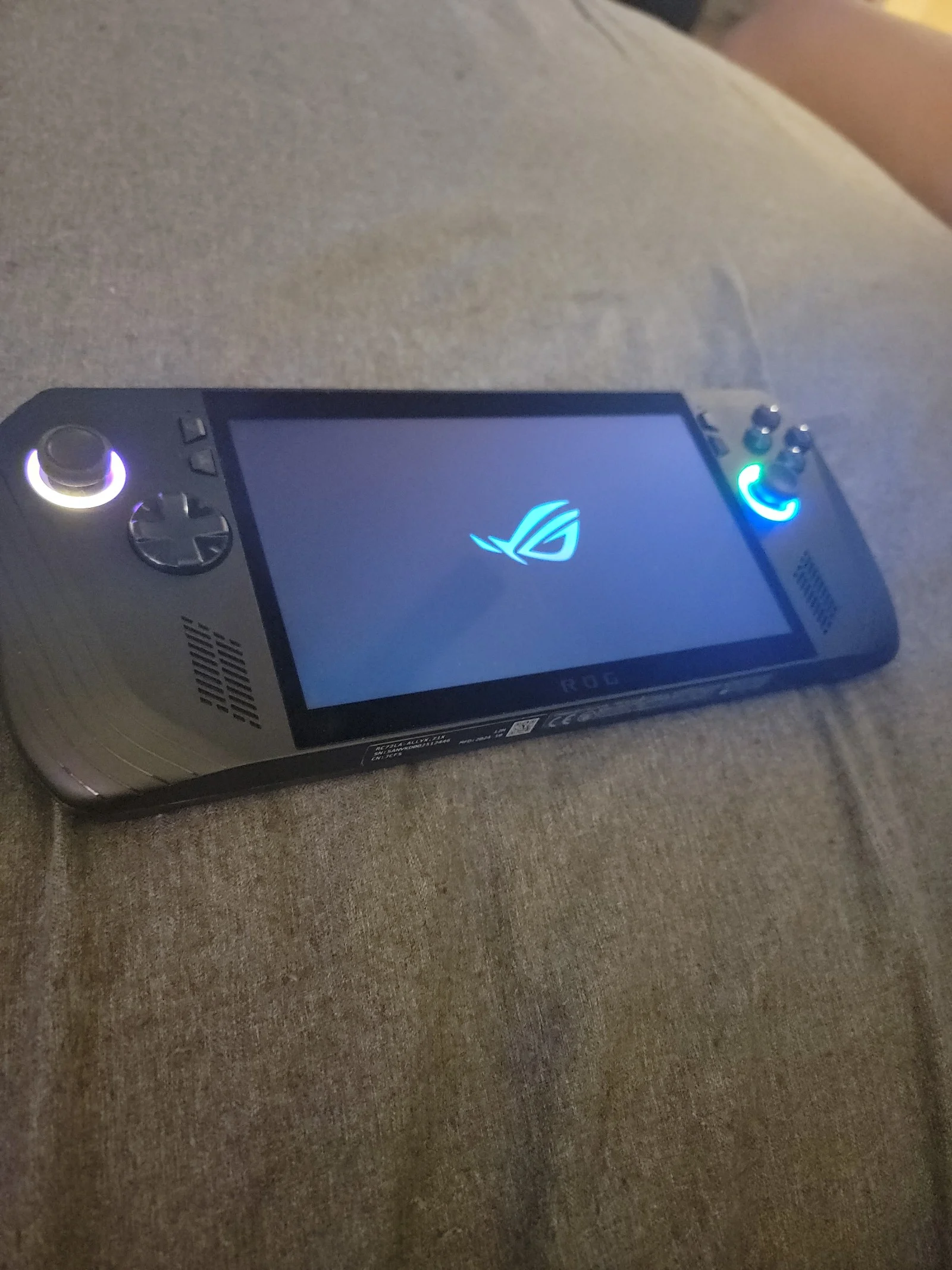 Asus rog ally x 7P27