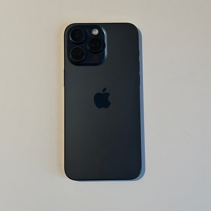 Iphone 15 Pro Max Blue Titanium 256 GB Unlocked with Warranty 5U65