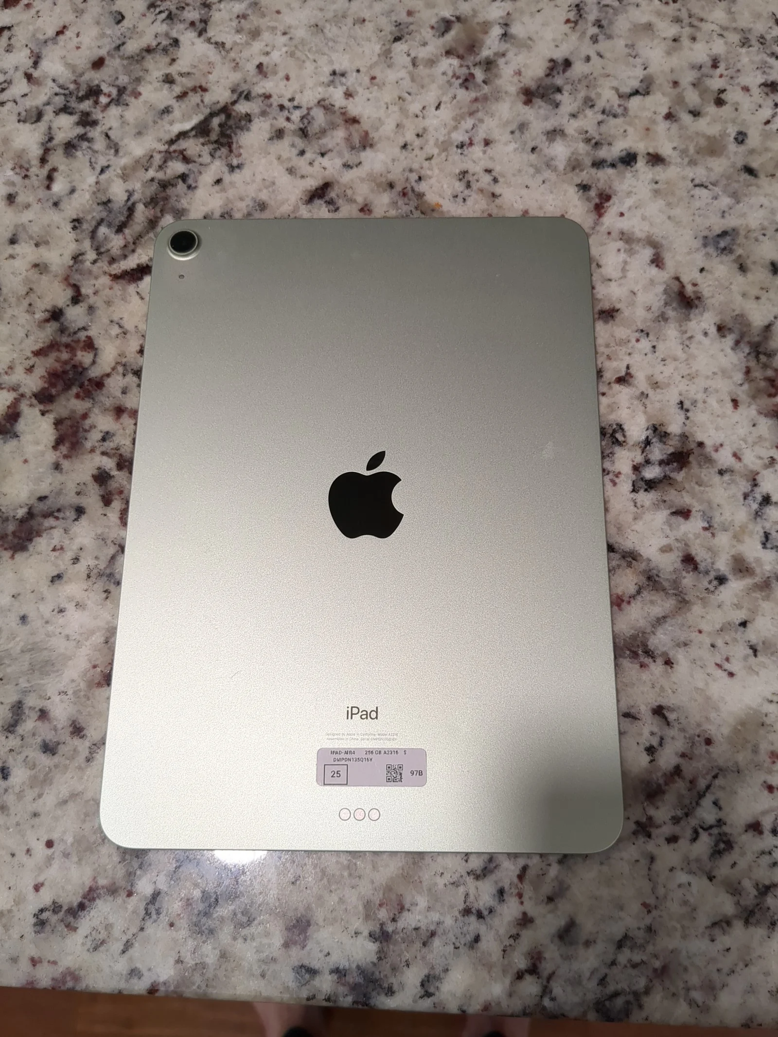 Apple iPad Air 4th Generation 256 GB in Green bundle 3R21