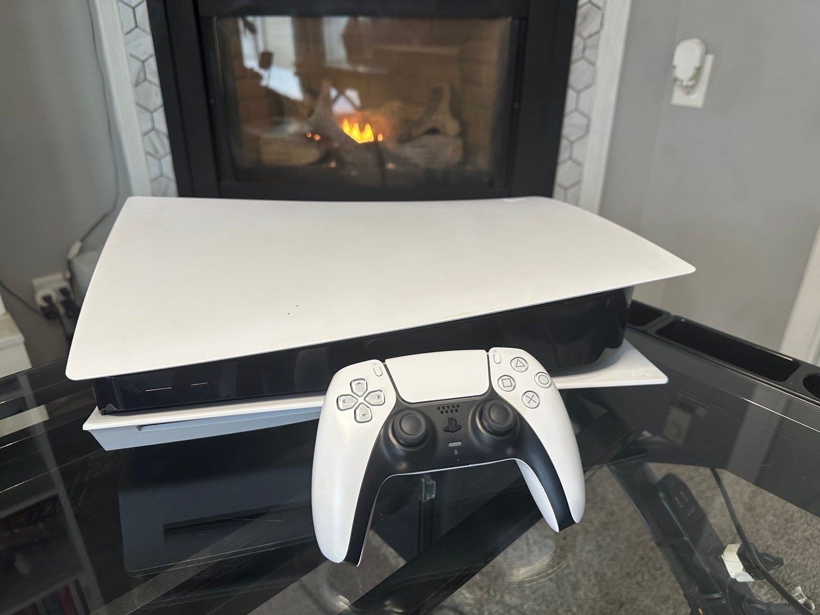 Ps5 Console (PlayStation 5 Console) and controller 7X68