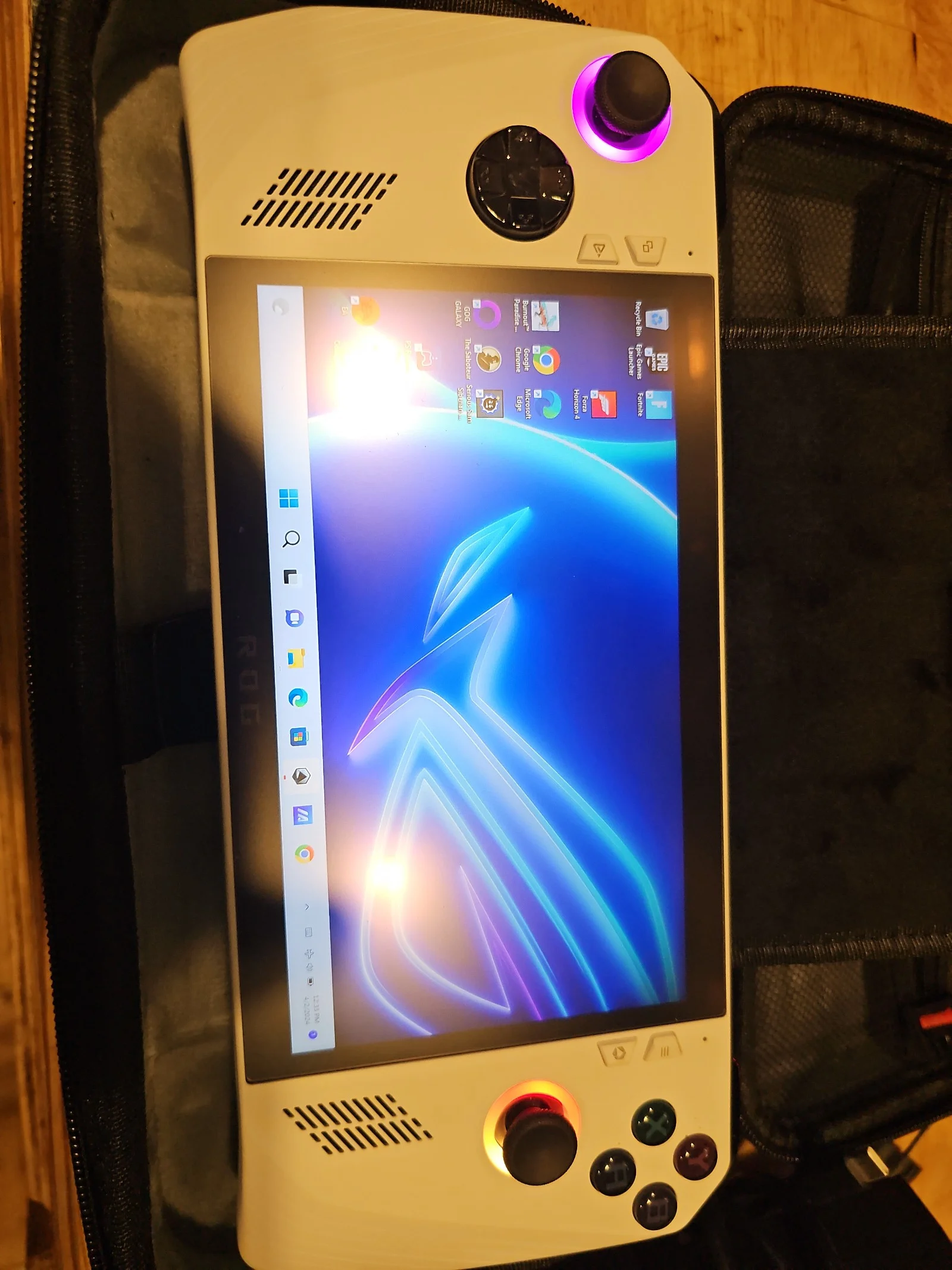 ASUS rog ally z1 extreme 7M73