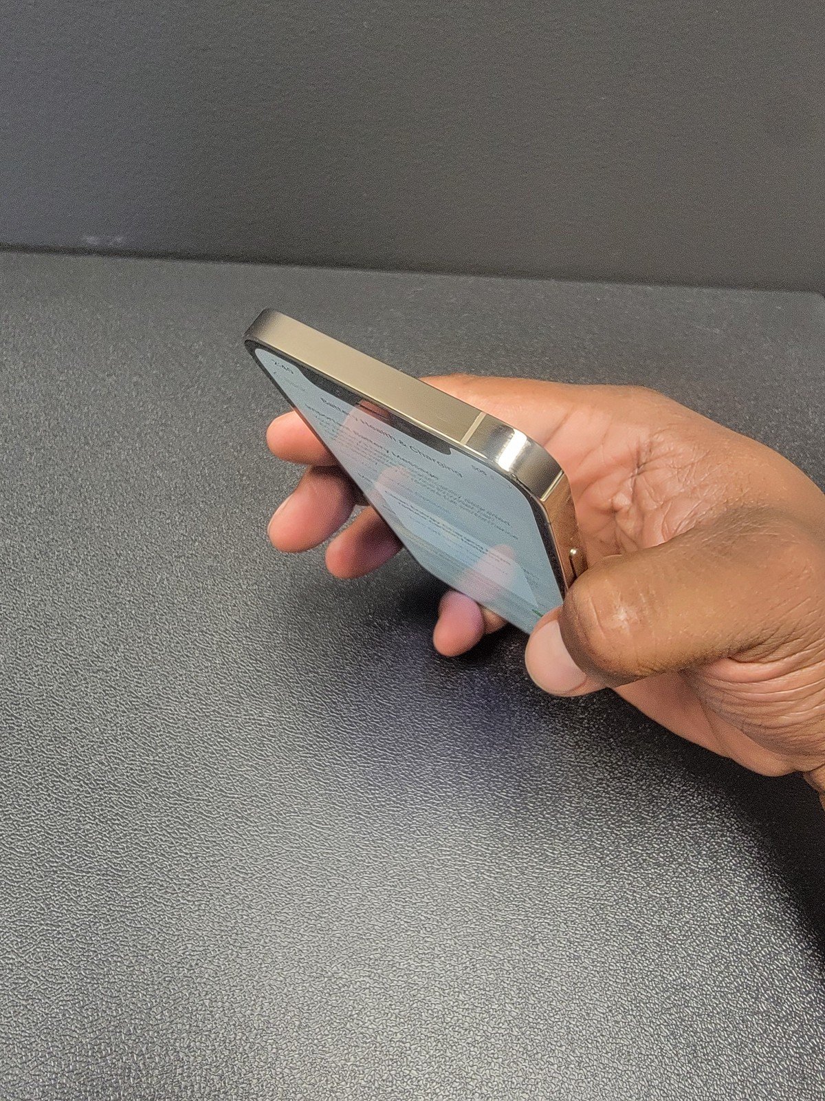 Apple iPhone 12 Pro 256 GB in Gold for T-Mobile 8J73