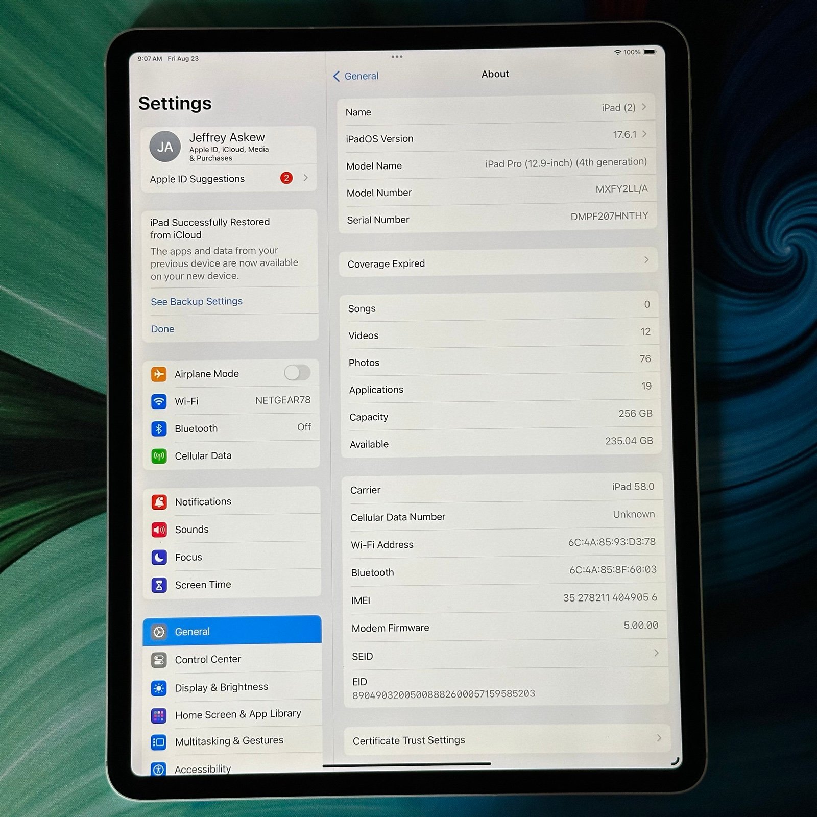 Apple iPad Pro 12.9” 4th Gen 256gb WiFi + Cellular Unlocked w/ Magic Keyboard 1H36