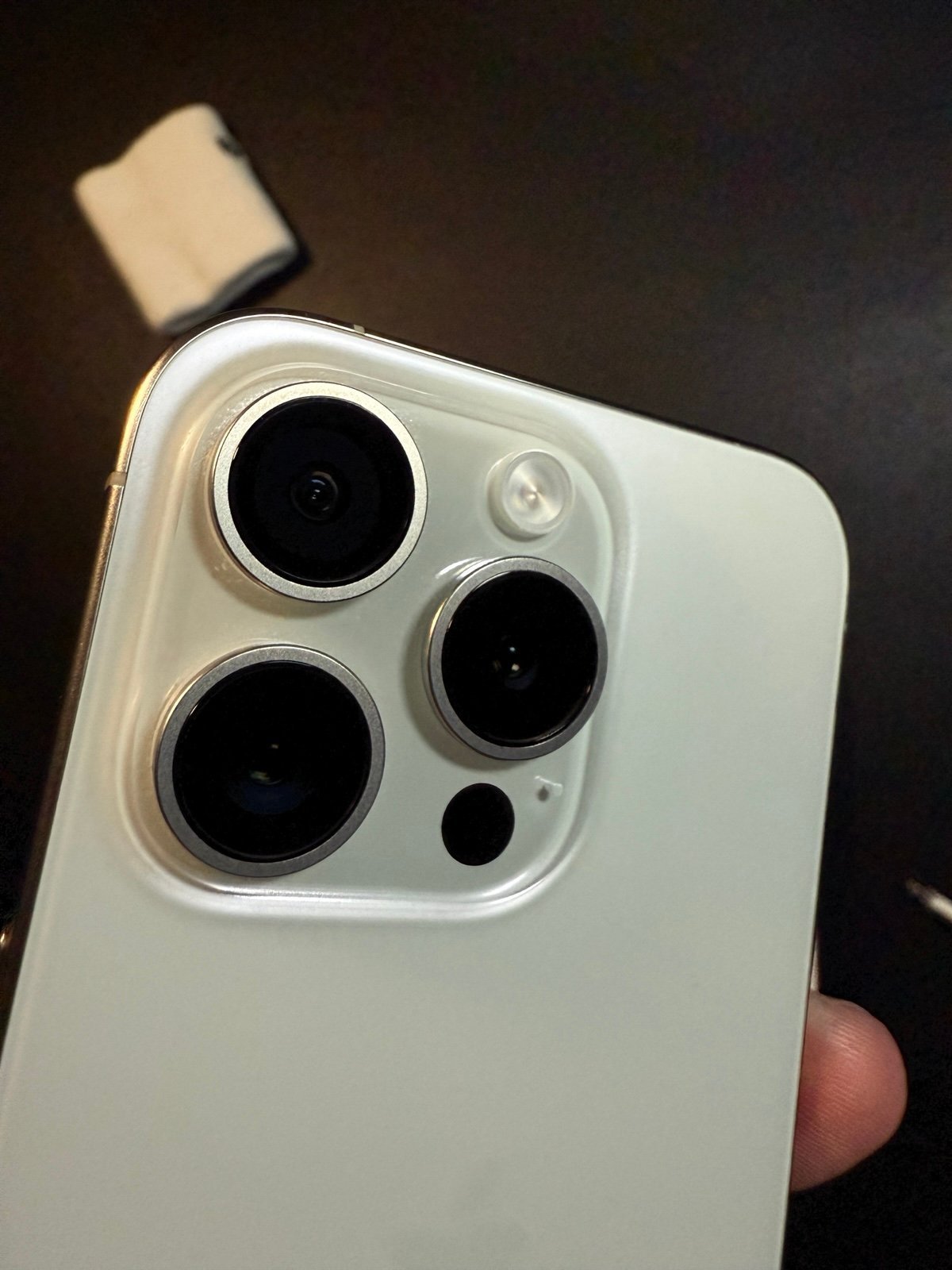 Unlocked iPhone 15 Pro 256GB White Titanium FIRM PRICE 2M67